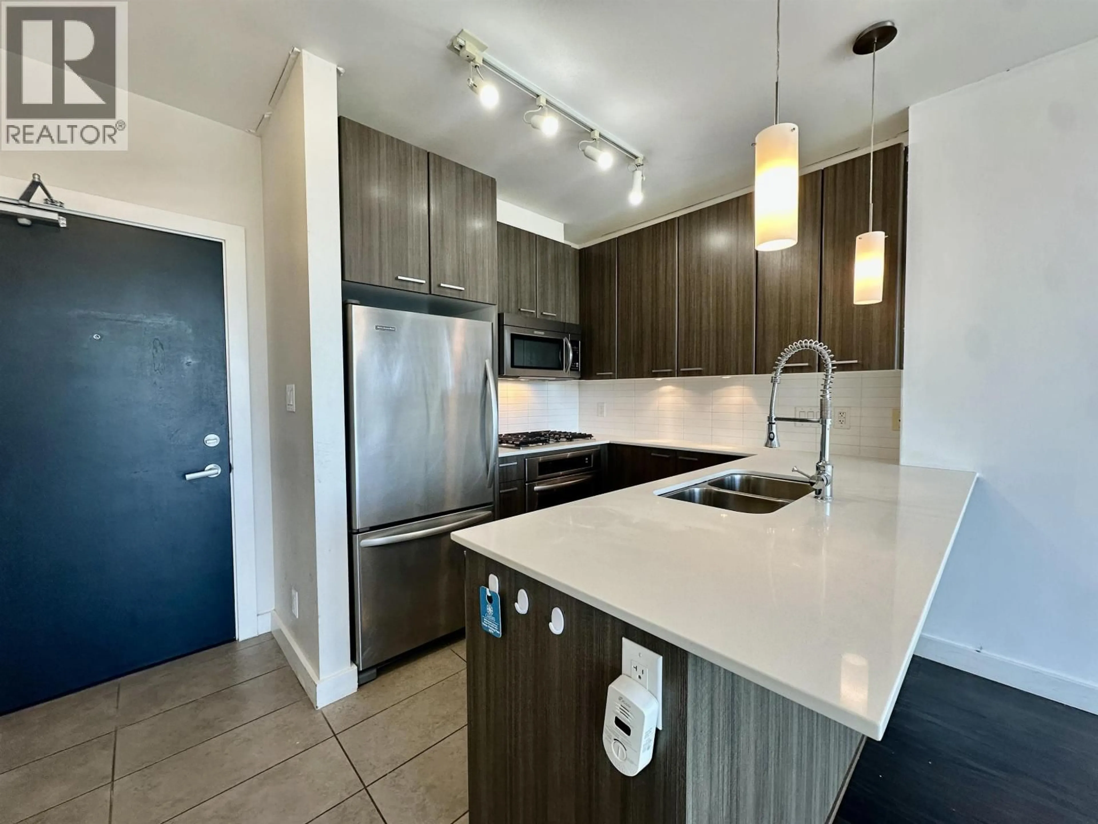 Standard kitchen, unknown for 1708 - 2955 ATLANTIC AVENUE, Coquitlam British Columbia V3B0H9