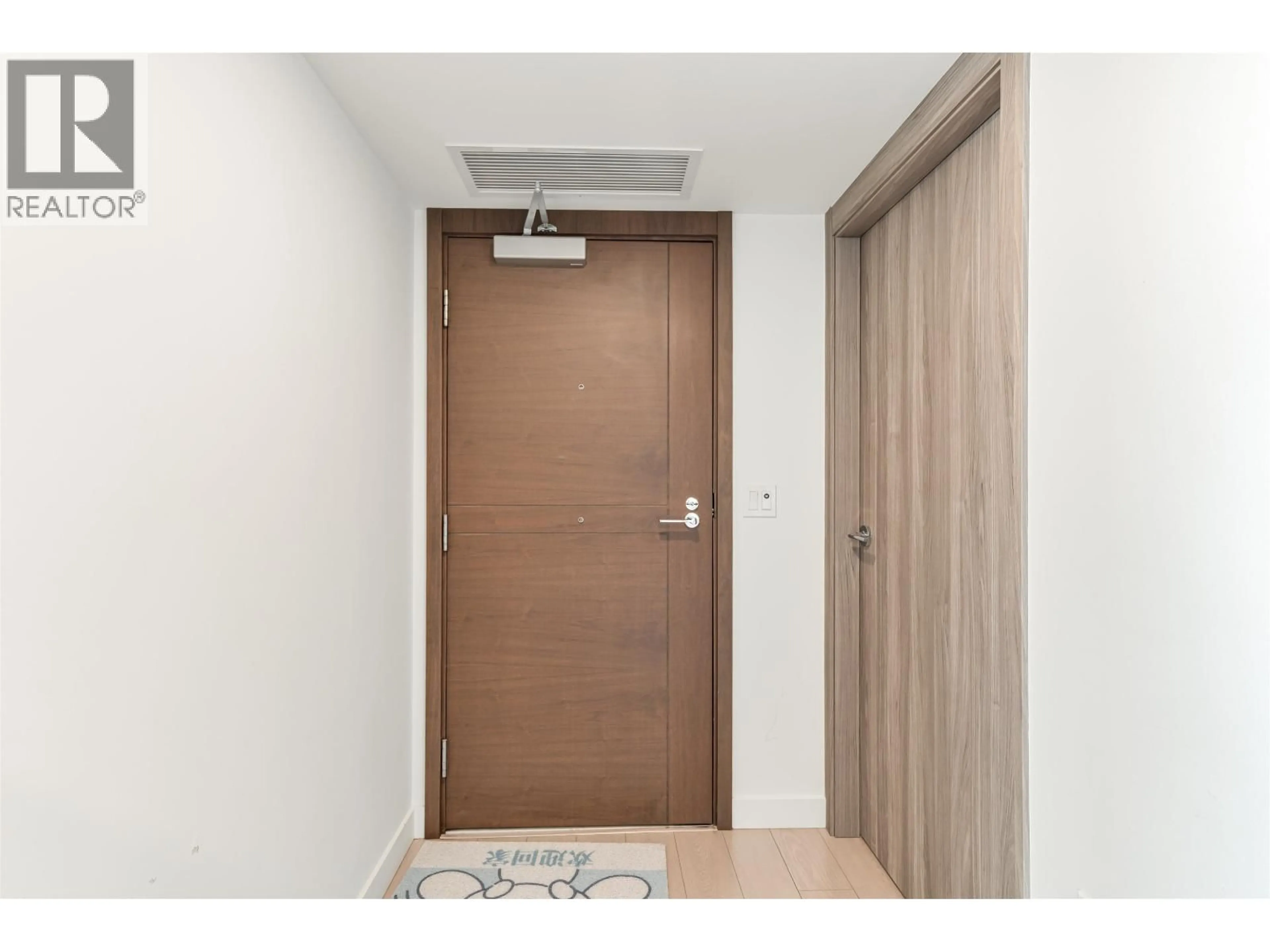 Indoor foyer for 2001 - 455 MARINE DRIVE, Vancouver British Columbia V5X0H3