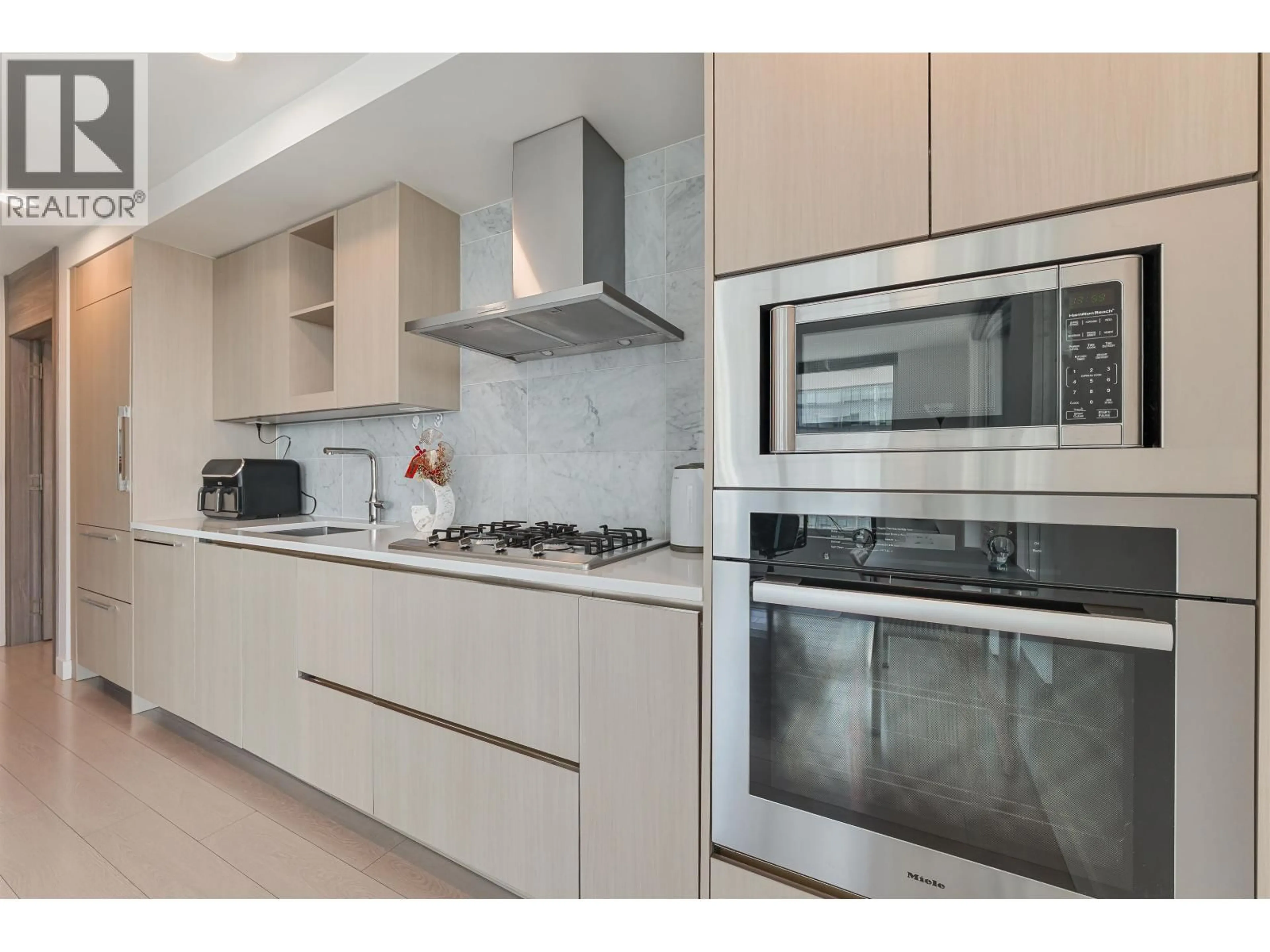 Standard kitchen, unknown for 2001 - 455 MARINE DRIVE, Vancouver British Columbia V5X0H3