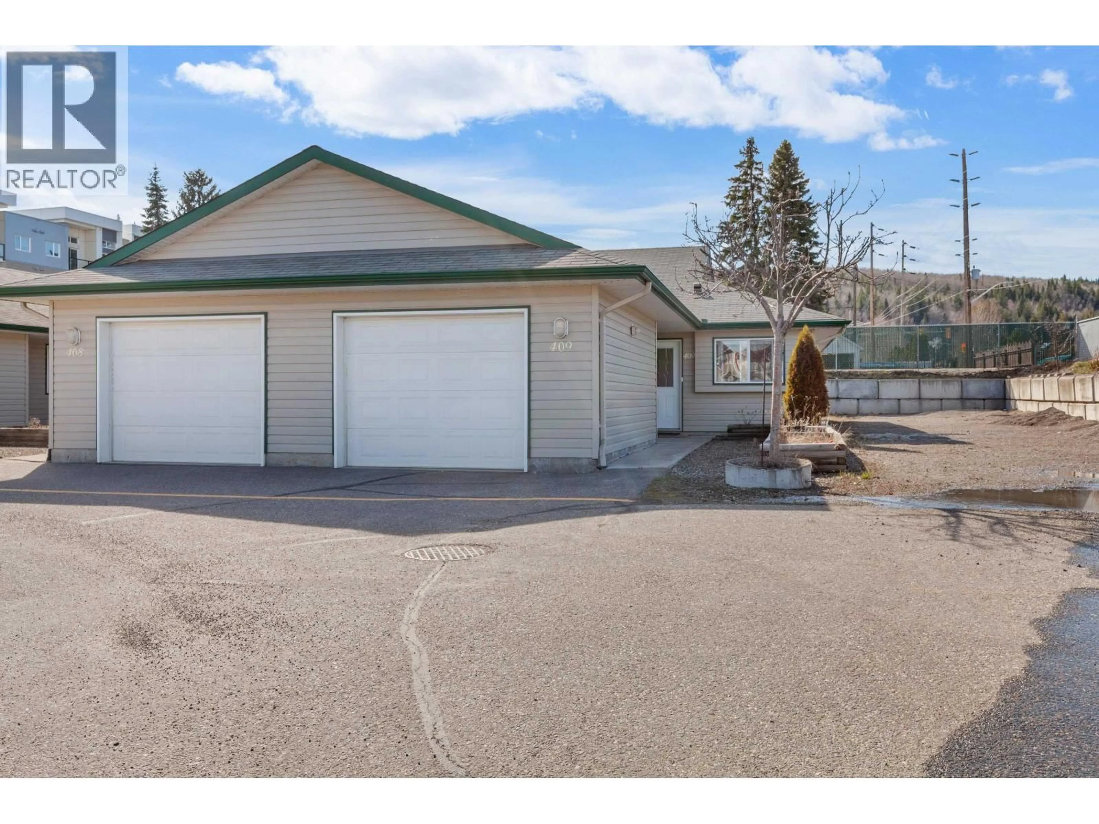 Indoor garage for 409 - 2911 FERRY AVENUE, Prince George British Columbia V2N1L3