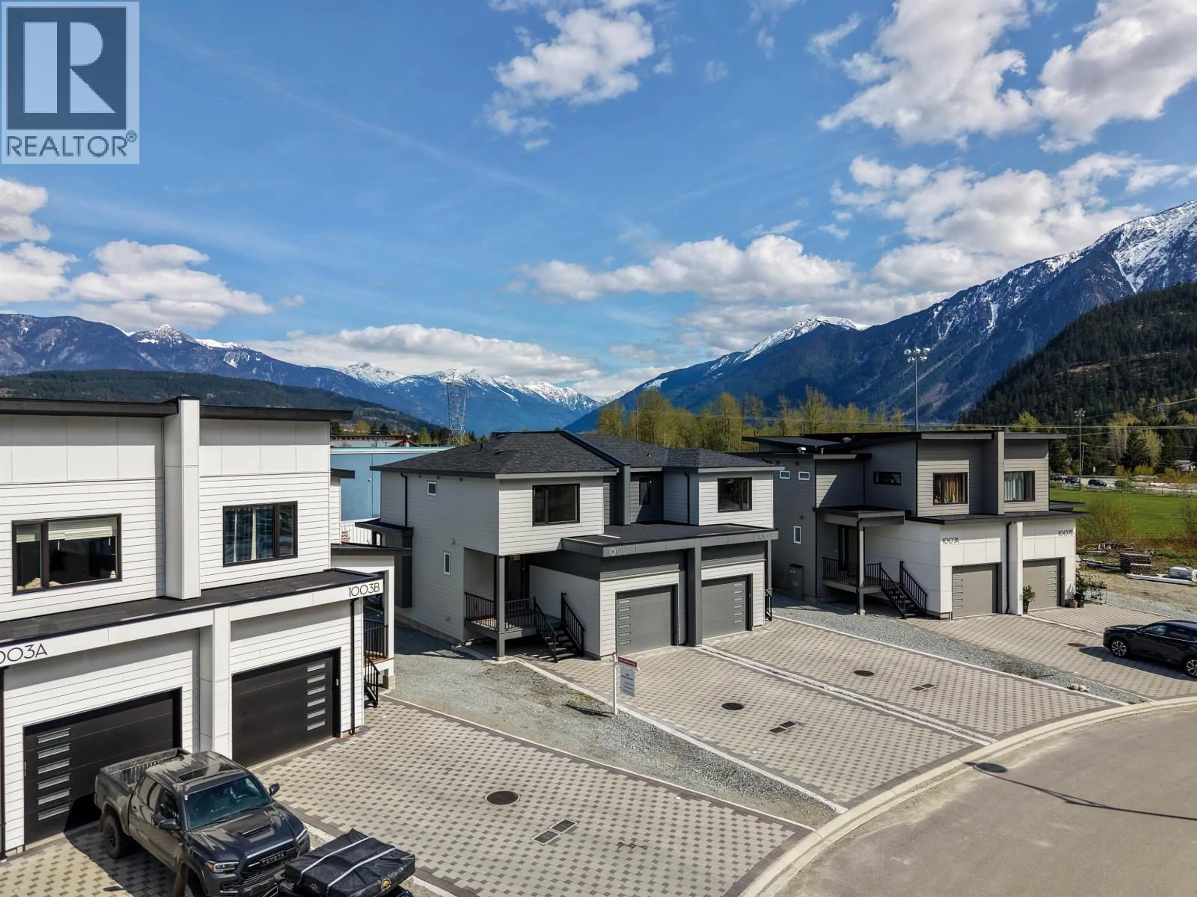 A pic from outside/outdoor area/front of a property/back of a property/a pic from drone, mountain view for 1005 PHARE CRESCENT, Pemberton British Columbia V0N2L1
