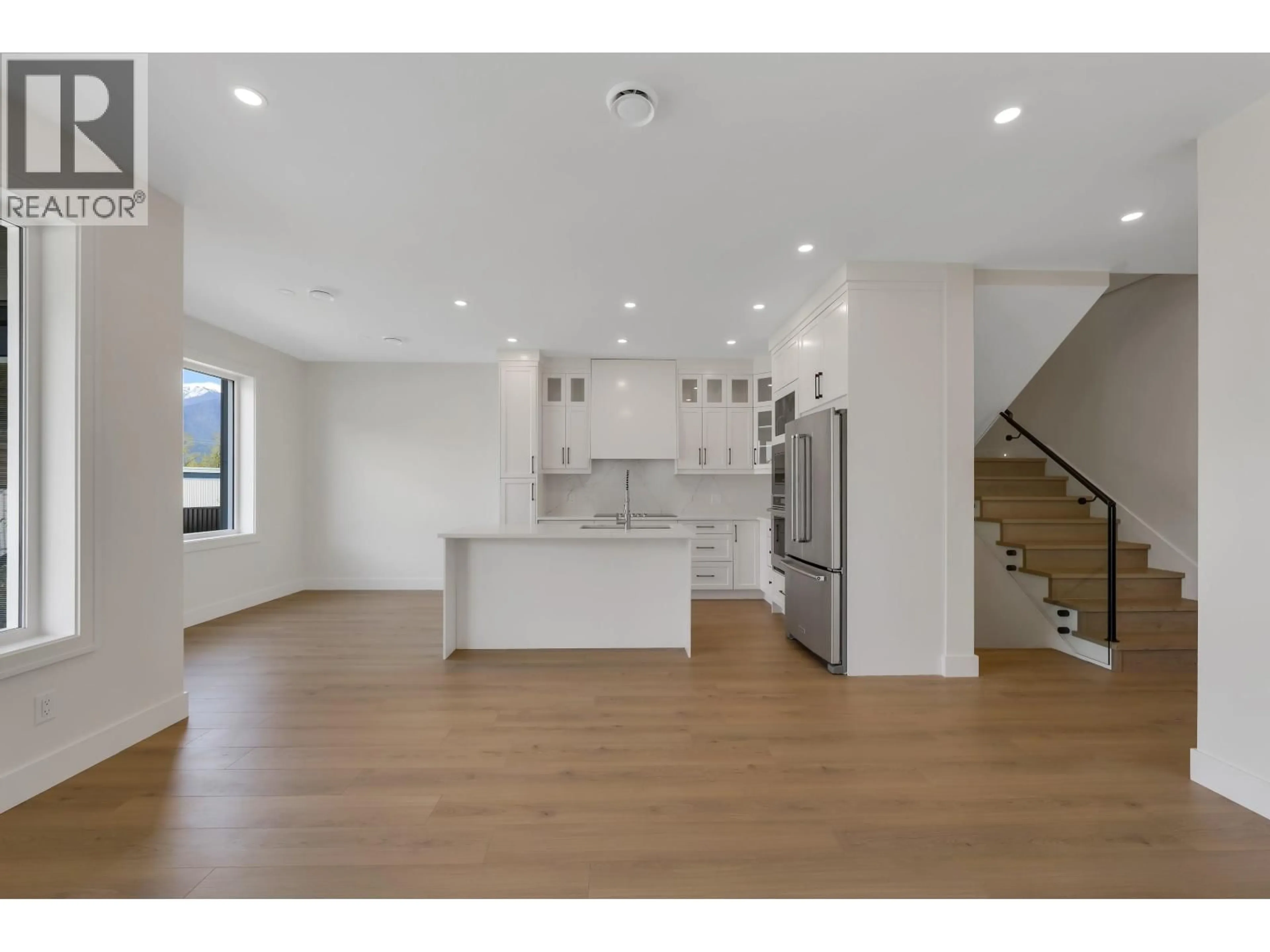 Open concept kitchen, unknown for 1005 PHARE CRESCENT, Pemberton British Columbia V0N2L1