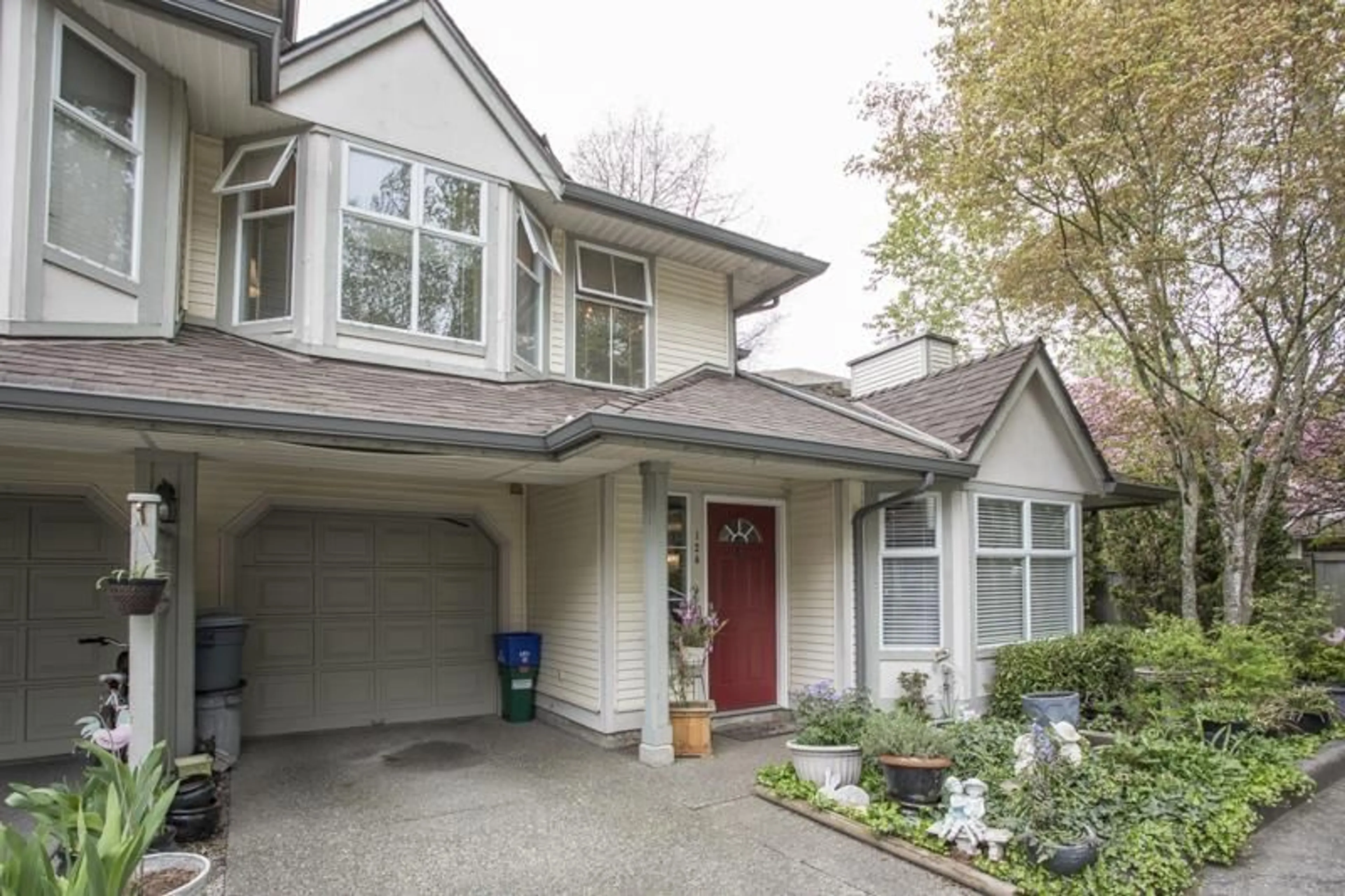 Home with vinyl exterior material, street for 126 - 8060 121A STREET, Surrey British Columbia V3W0S5