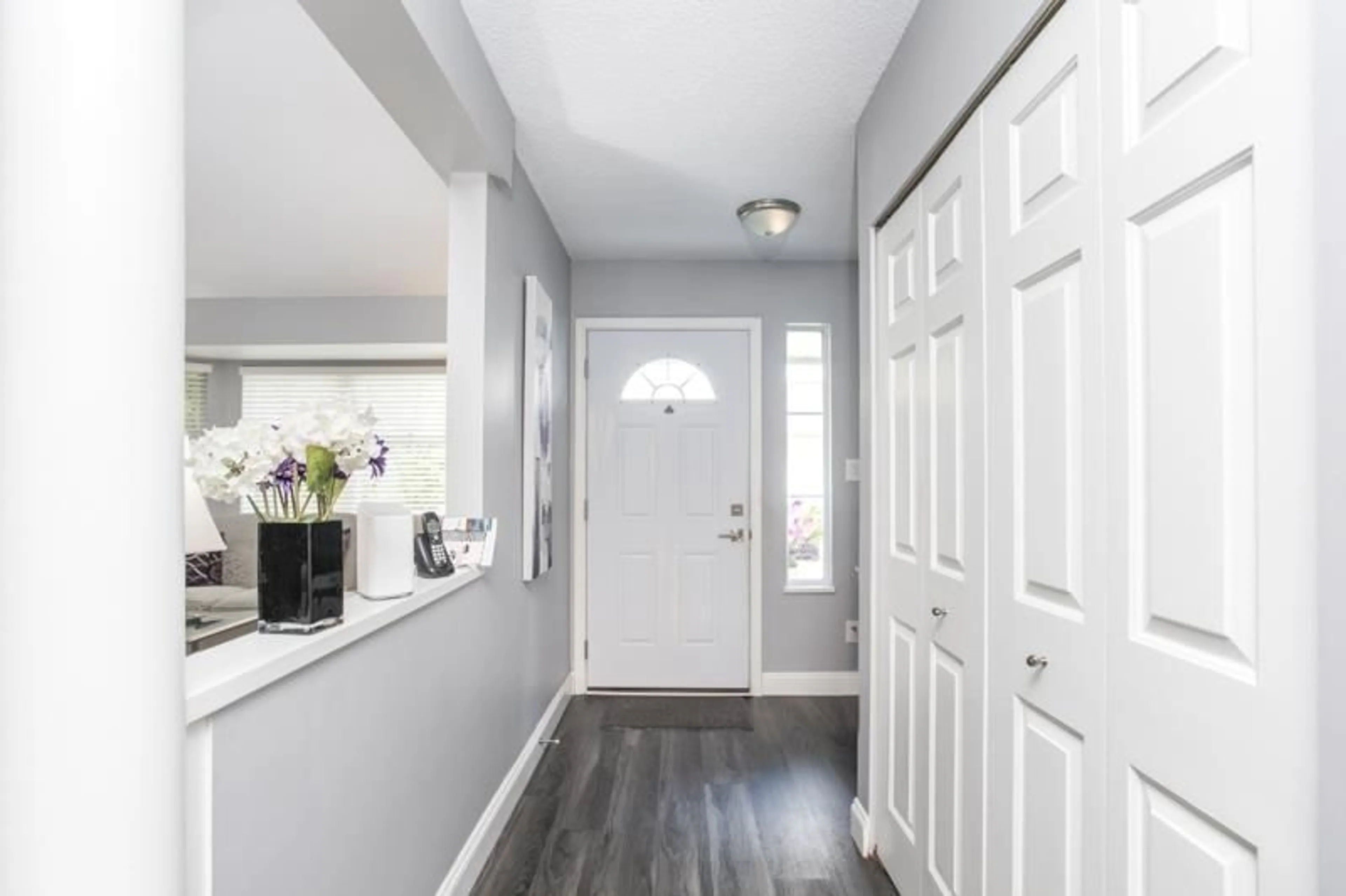 Indoor entryway for 126 - 8060 121A STREET, Surrey British Columbia V3W0S5