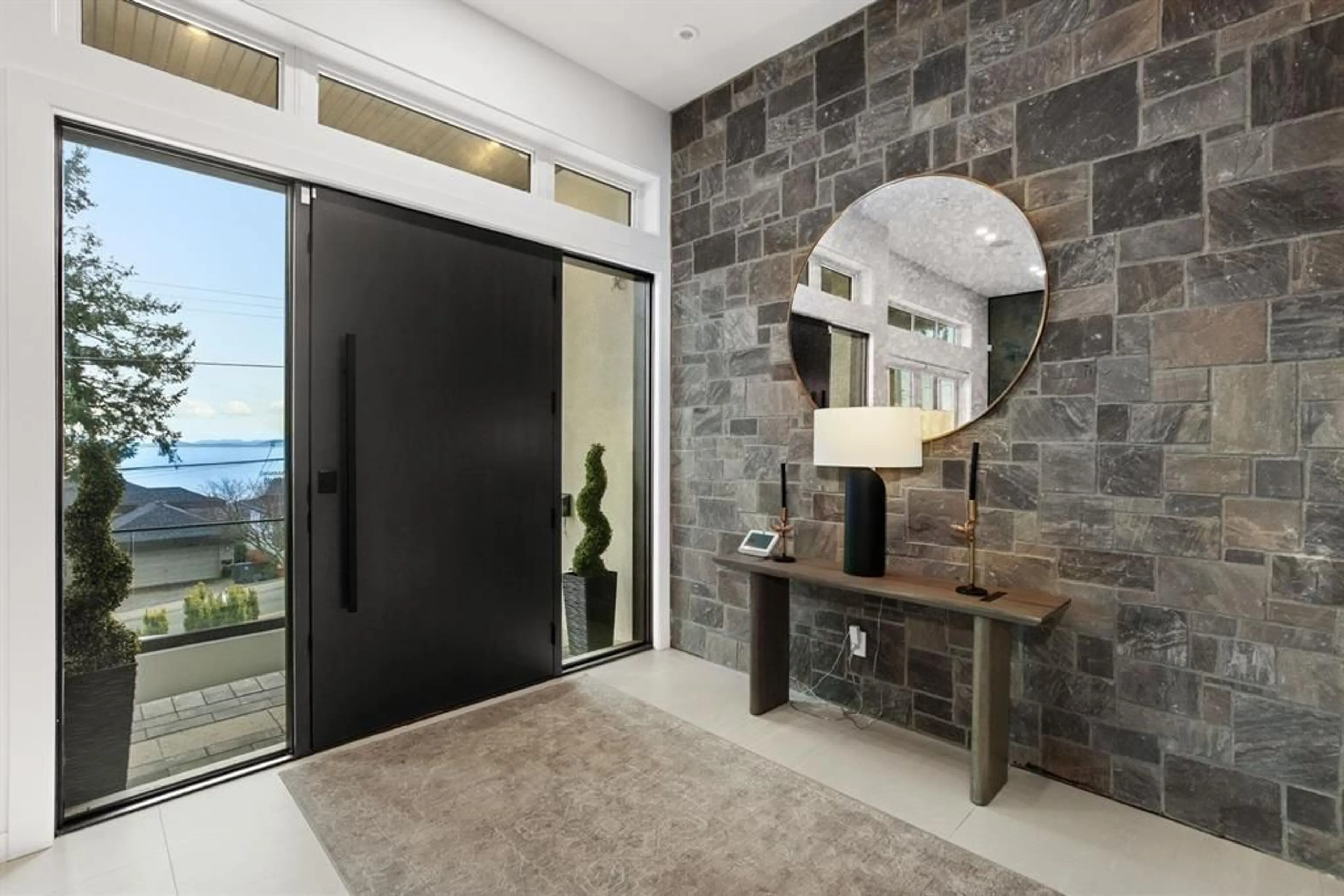 Indoor entryway for 13169 MARINE DRIVE, Surrey British Columbia V4A1E6
