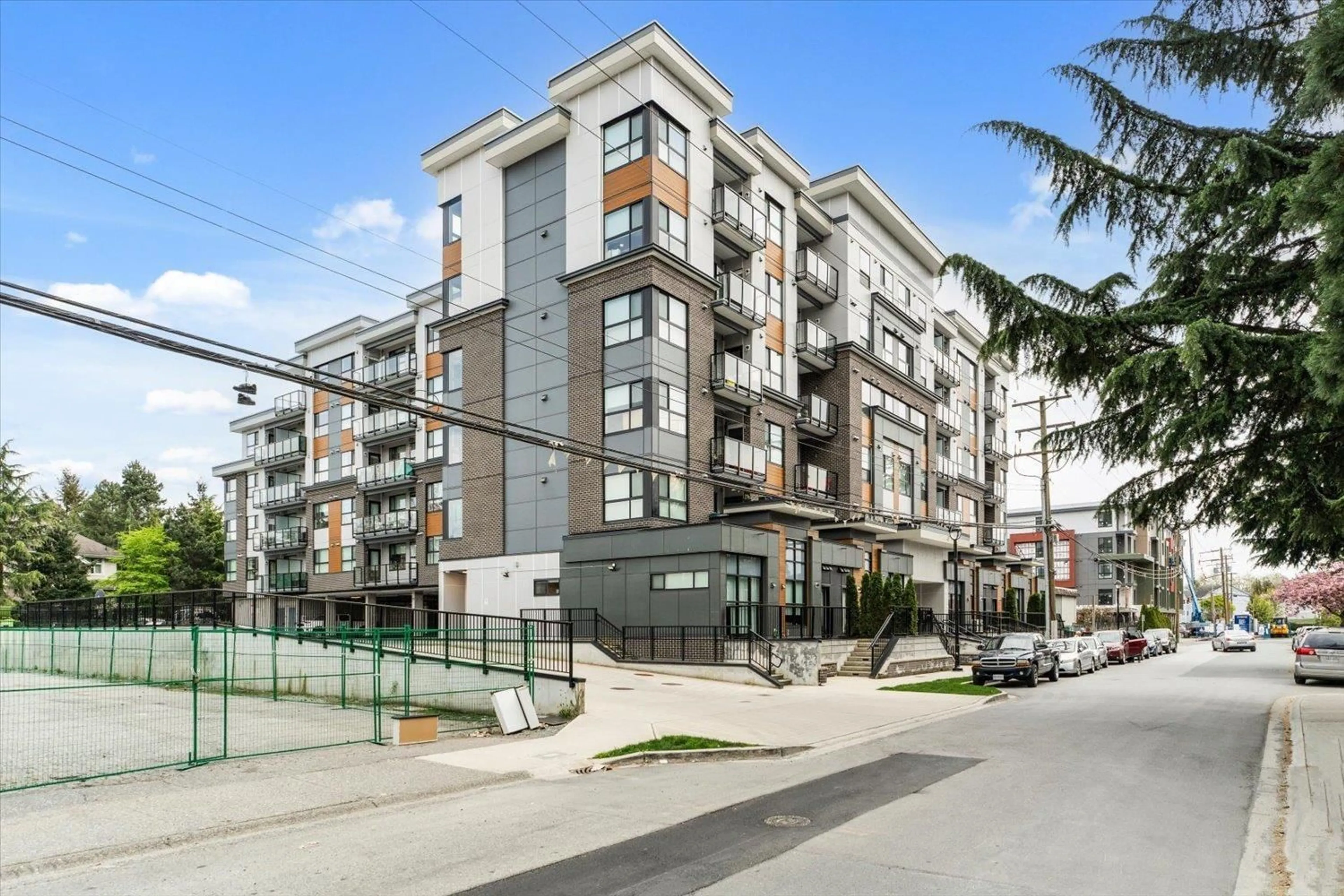 Patio, street for 602 - 20695 EASTLEIGH CRESCENT, Langley British Columbia V3A0P7