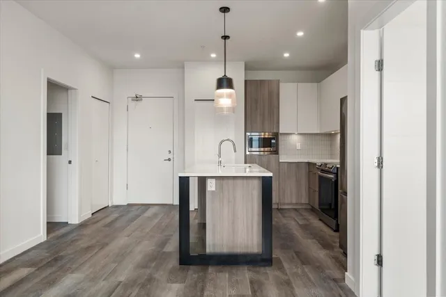 602 - 20695 EASTLEIGH CRESCENT, Langley 4