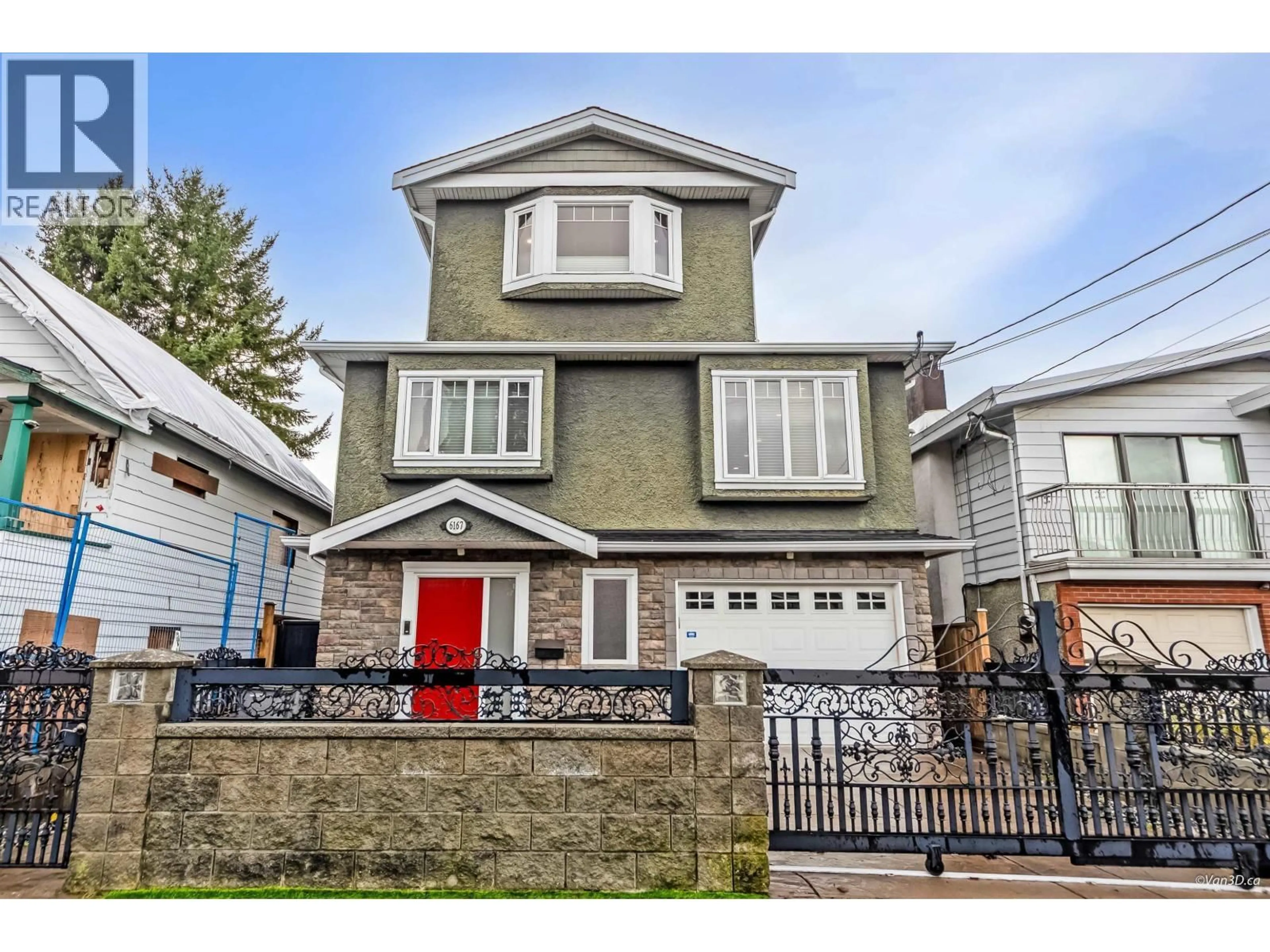 Home with vinyl exterior material, street for 6167 COMMERCIAL STREET, Vancouver British Columbia V5P3P2