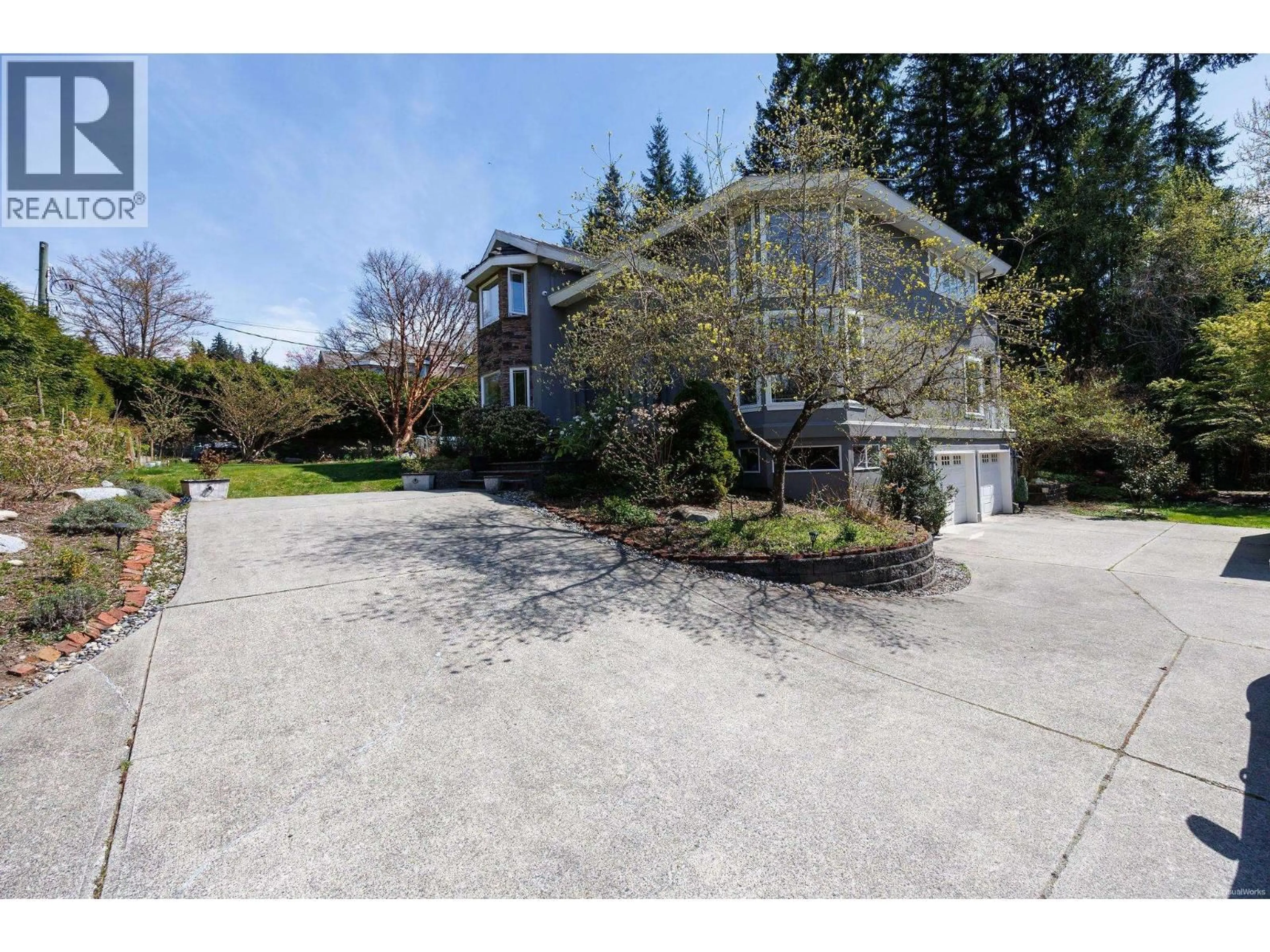 A pic from outside/outdoor area/front of a property/back of a property/a pic from drone, street for 26310 127 AVENUE, Maple Ridge British Columbia V2W1C6