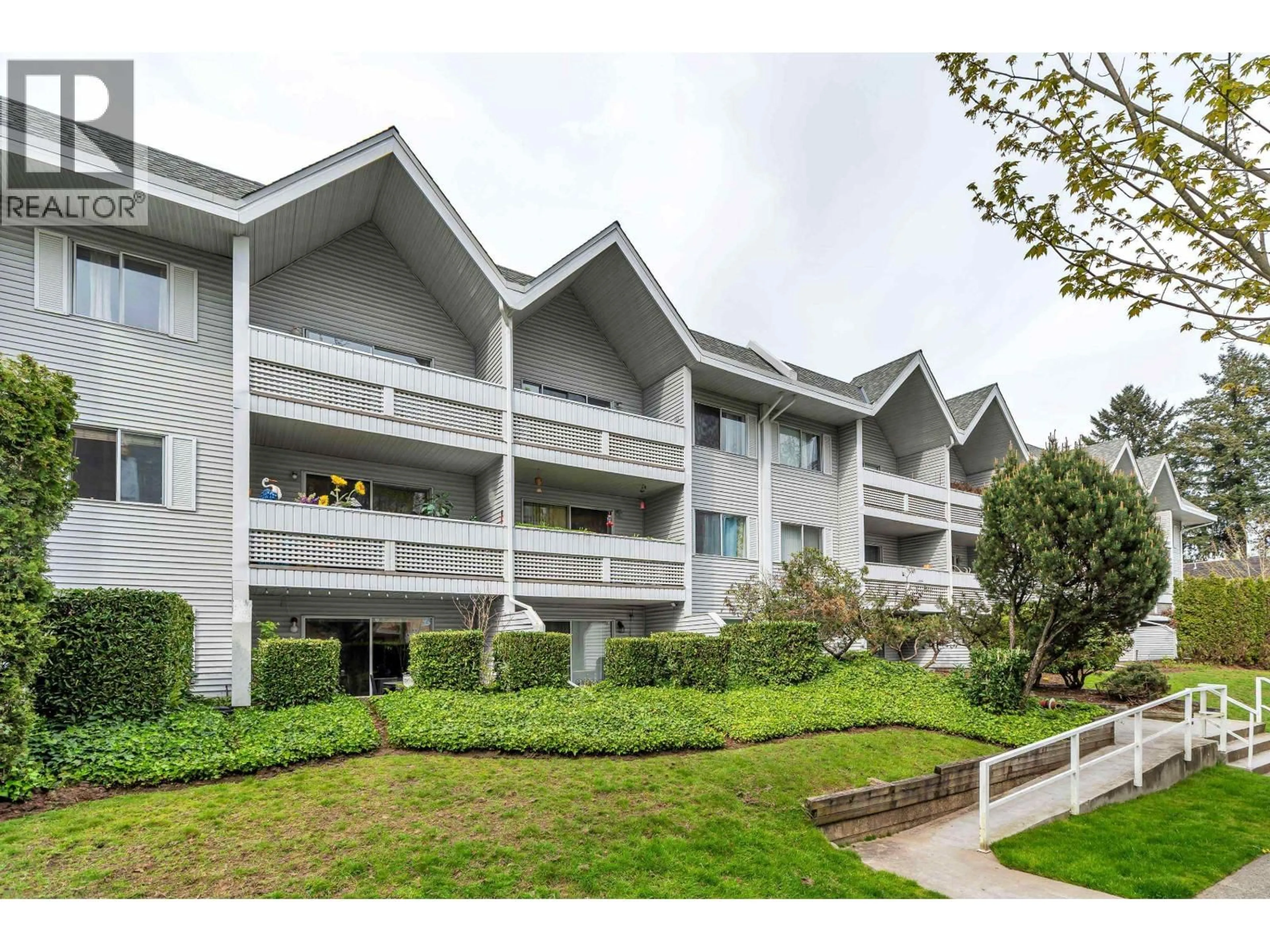 Patio, mountain view for 311 - 2055 SUFFOLK AVENUE, Port Coquitlam British Columbia V3B1H4