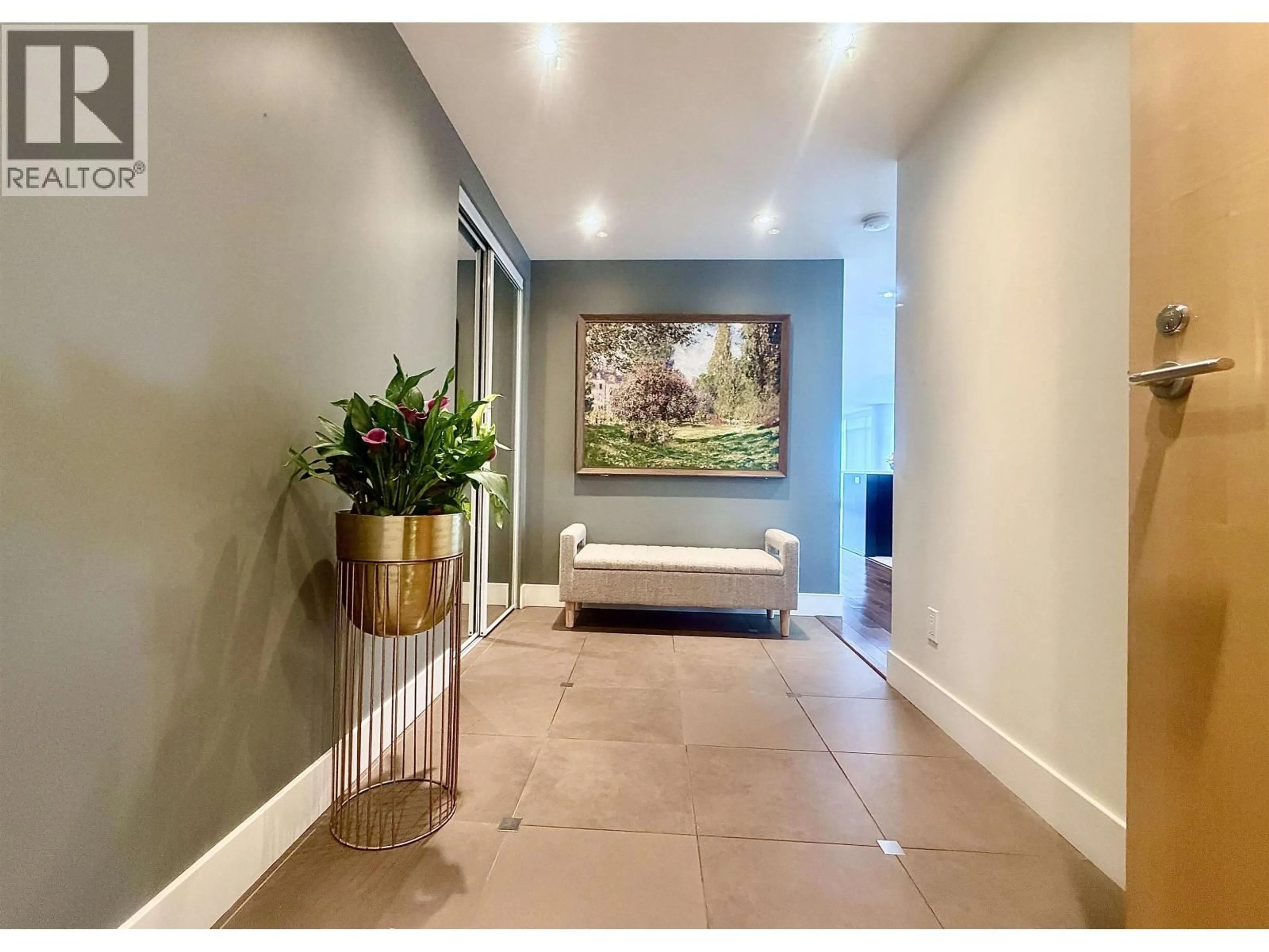 Indoor foyer for 2503 - 1205 HASTINGS STREET, Vancouver British Columbia V6E4T7