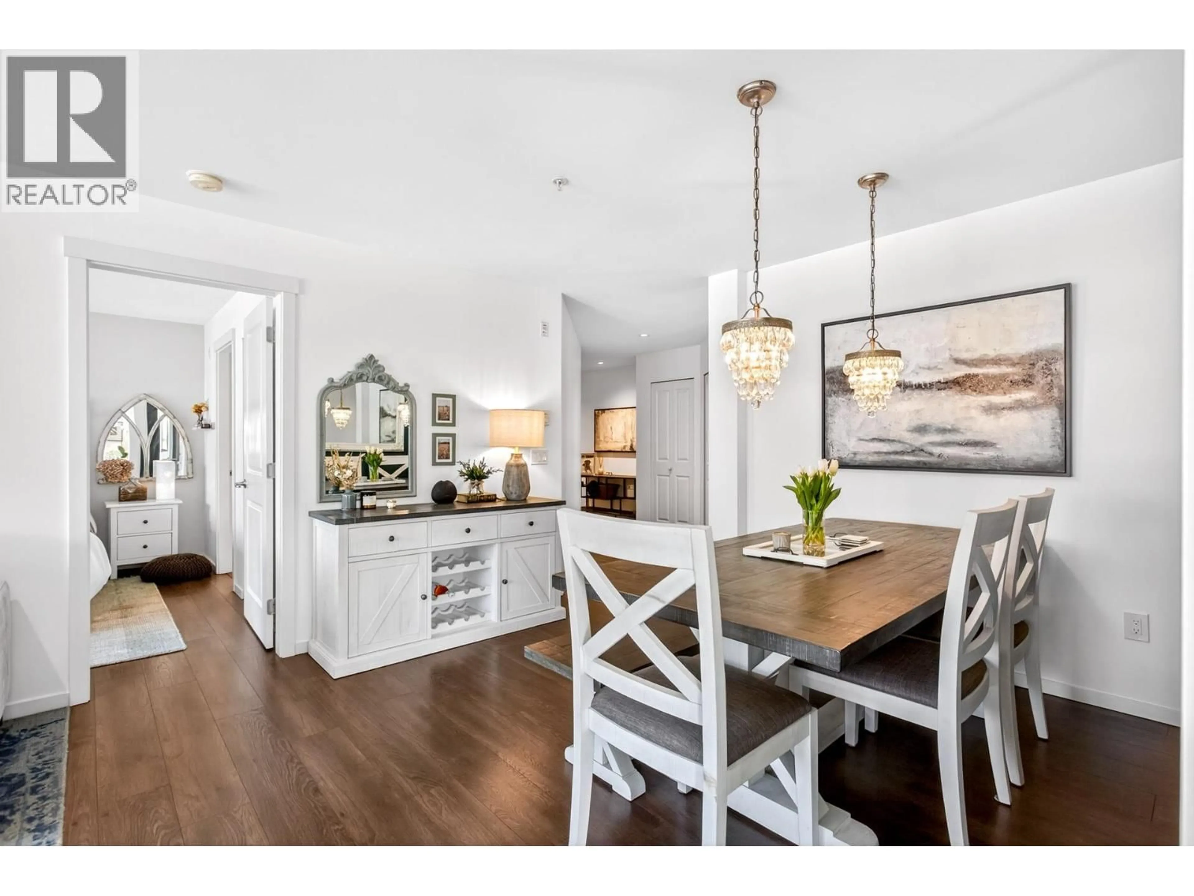 Open concept kitchen, wood/laminate floor for 315 - 3132 DAYANEE SPRINGS BOULEVARD, Coquitlam British Columbia V3E0B5