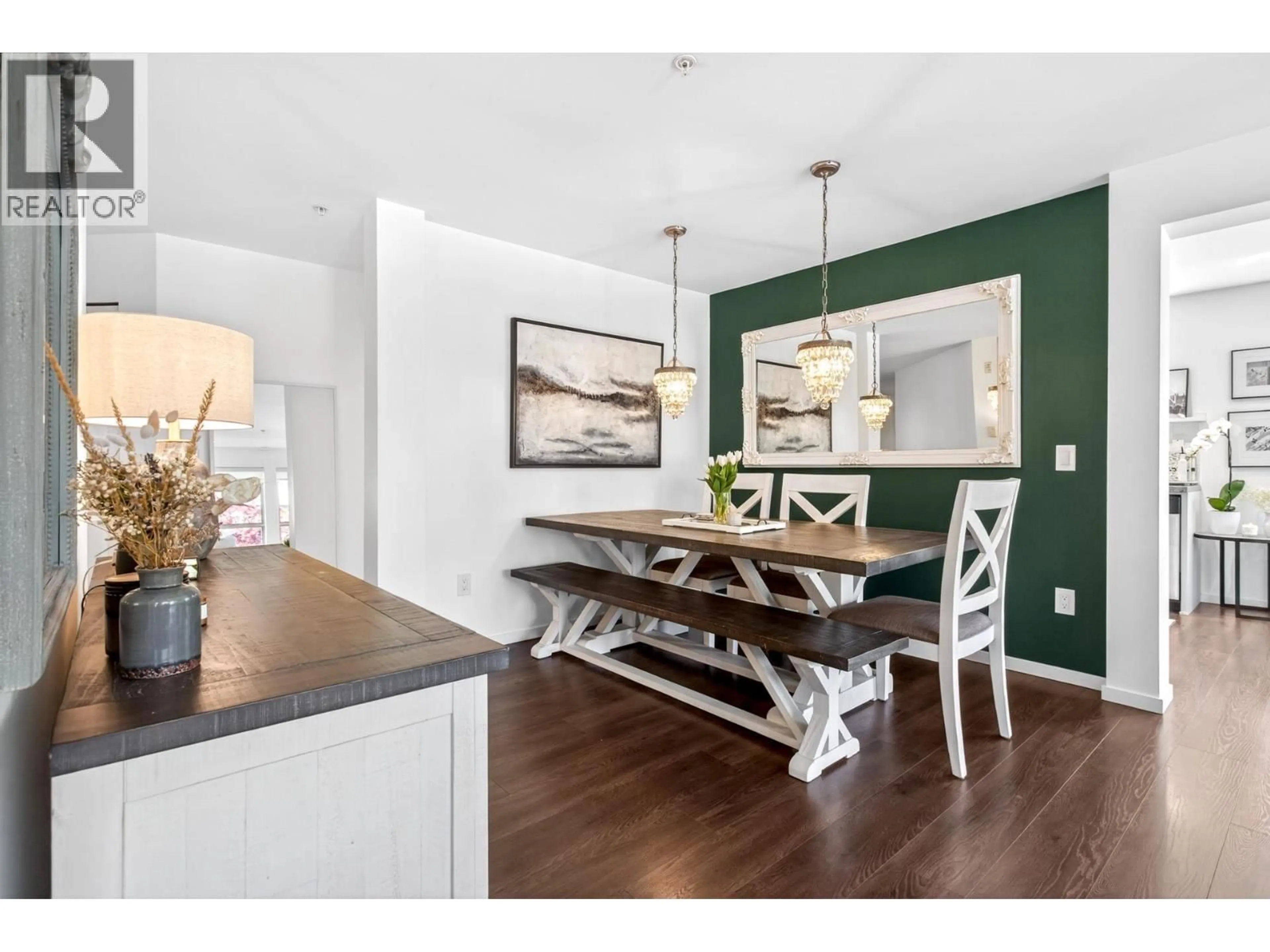 Open concept kitchen, wood/laminate floor for 315 - 3132 DAYANEE SPRINGS BOULEVARD, Coquitlam British Columbia V3E0B5