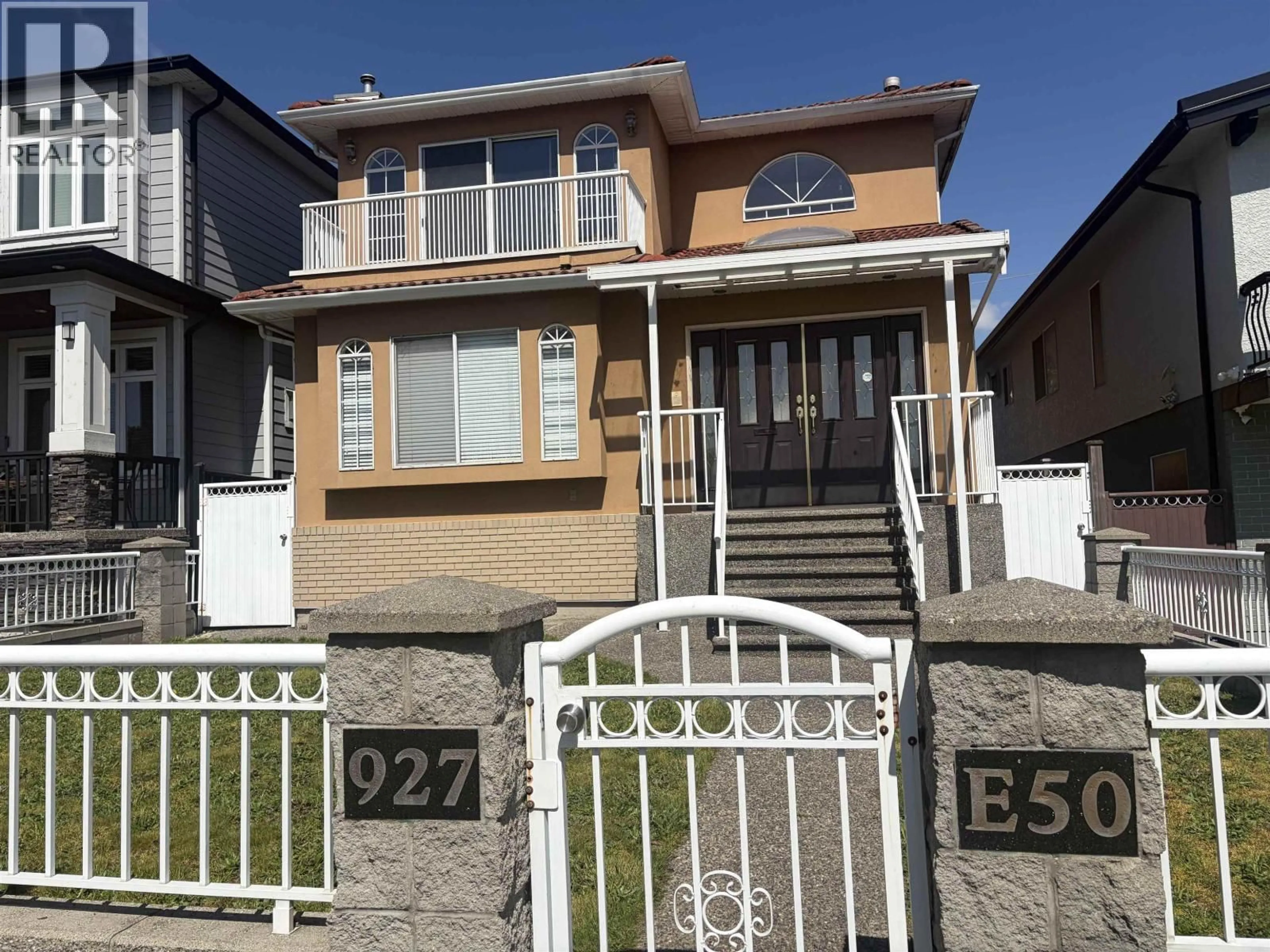 Unknown for 927 50TH AVENUE, Vancouver British Columbia V5X1B6