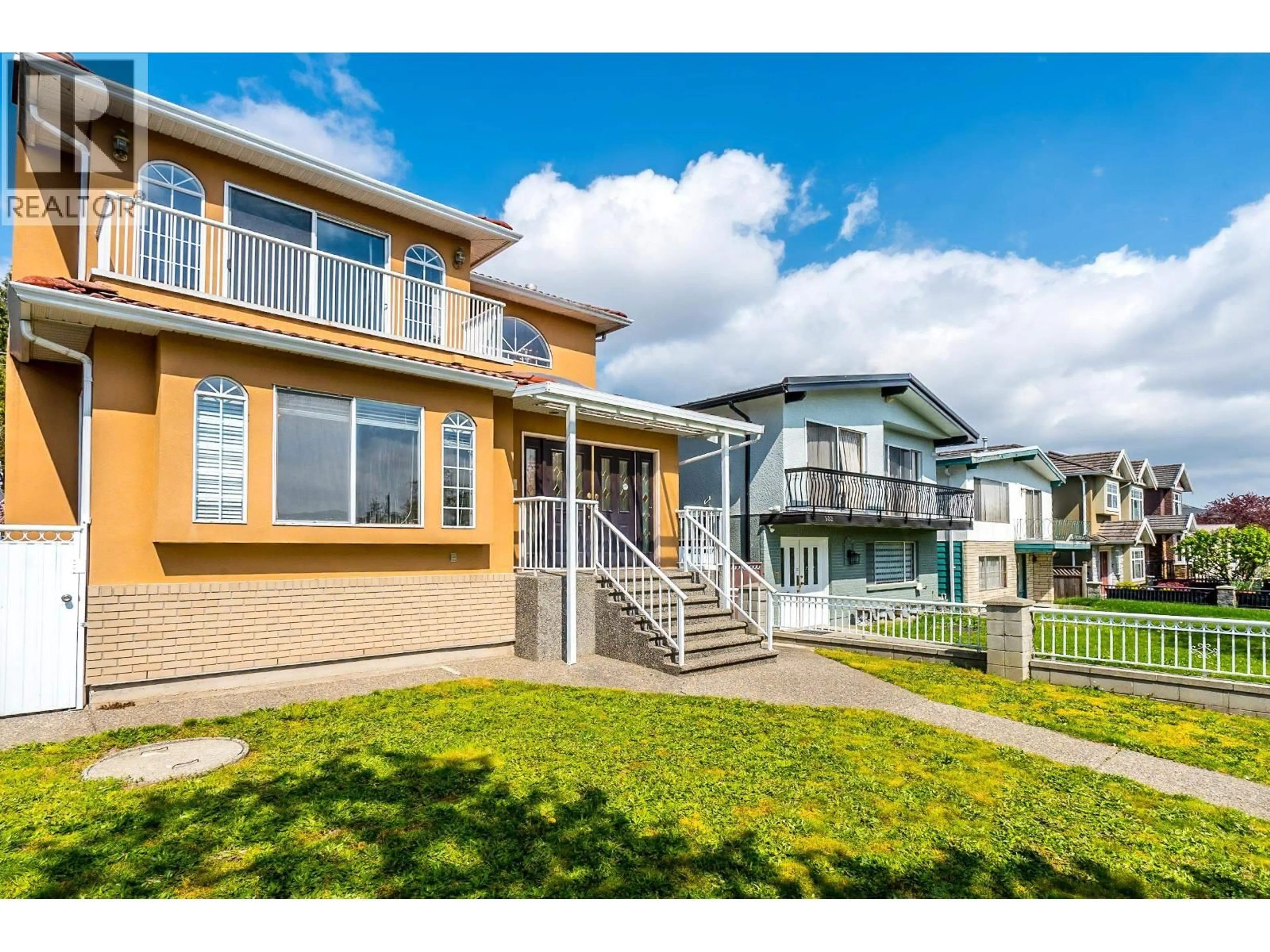Unknown for 927 50TH AVENUE, Vancouver British Columbia V5X1B6