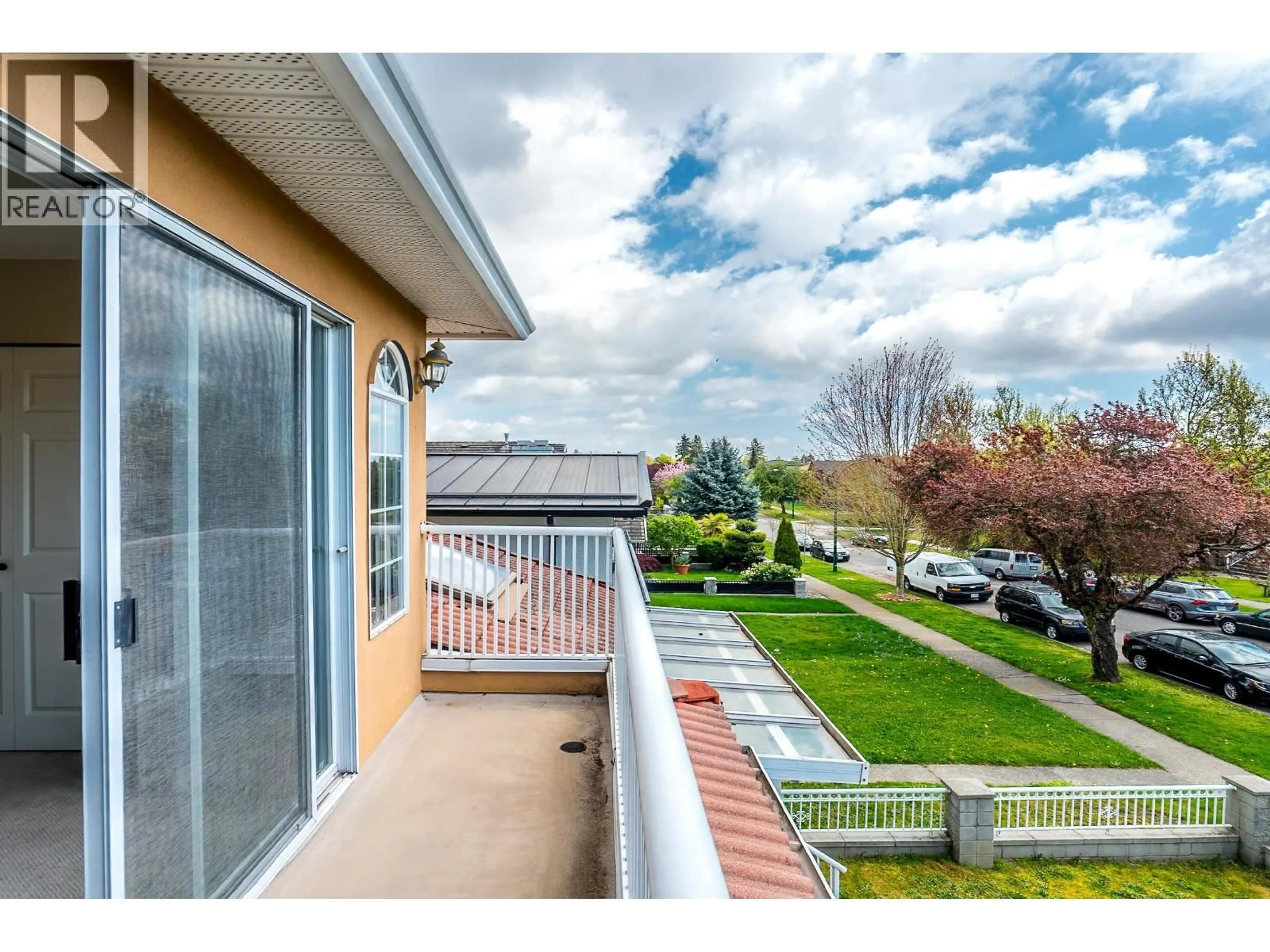 Unknown for 927 50TH AVENUE, Vancouver British Columbia V5X1B6