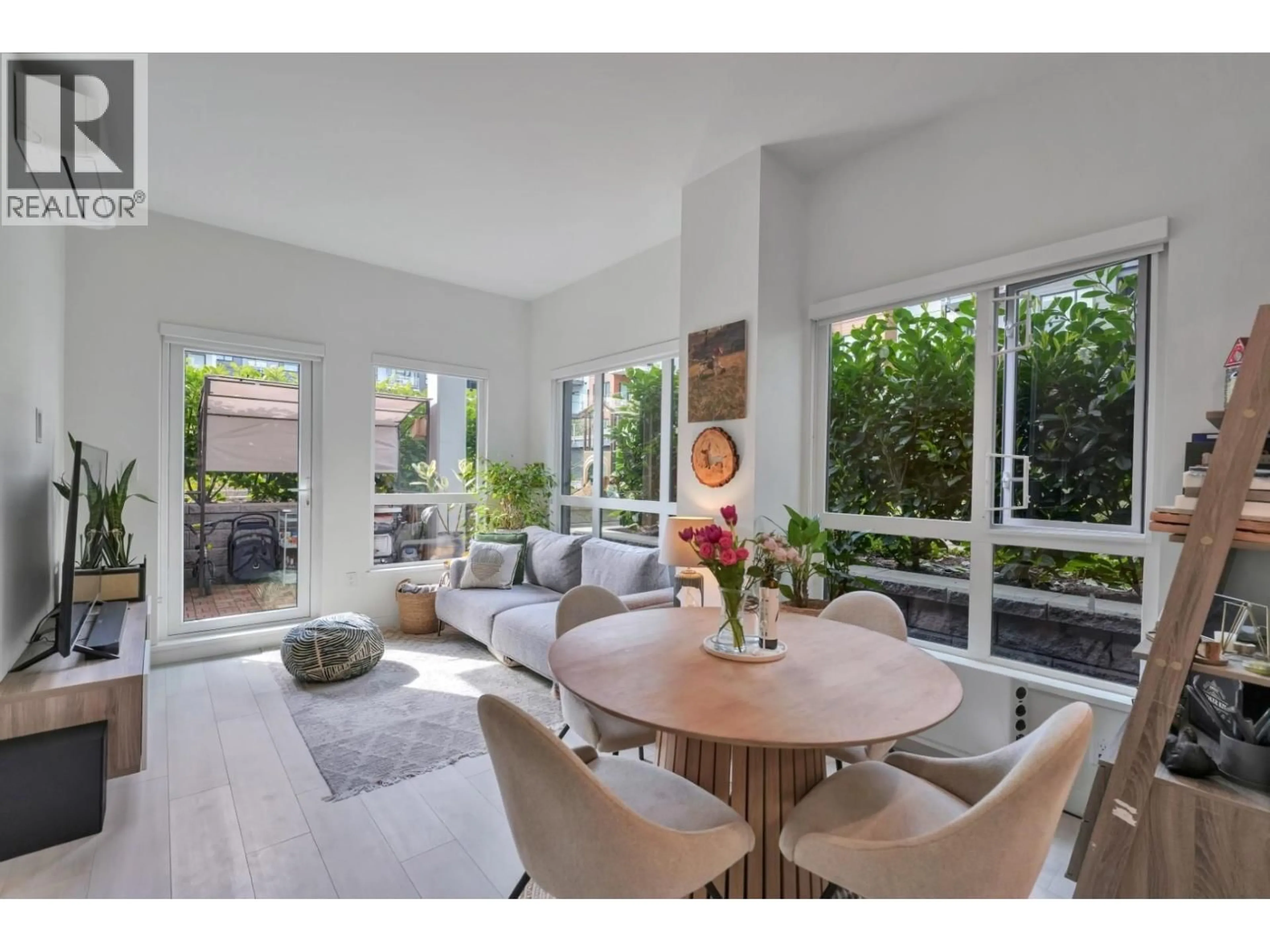 Living room with furniture, unknown for 101 - 3596 MALSUM DRIVE, North Vancouver British Columbia V7G0B5