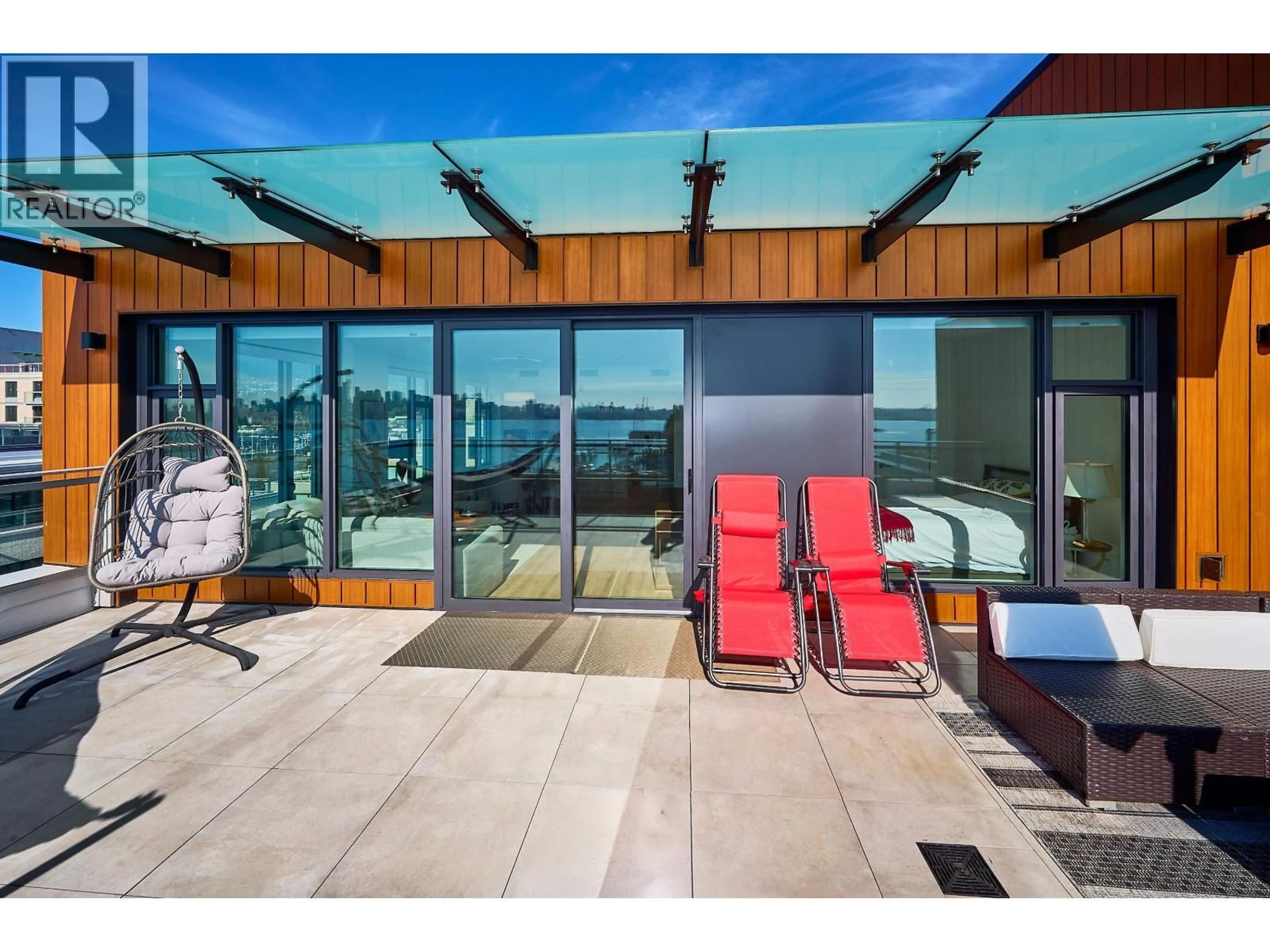 Patio, water/lake/river/ocean view for 807 - 755 HARBOURSIDE DRIVE, North Vancouver British Columbia V7P0G1