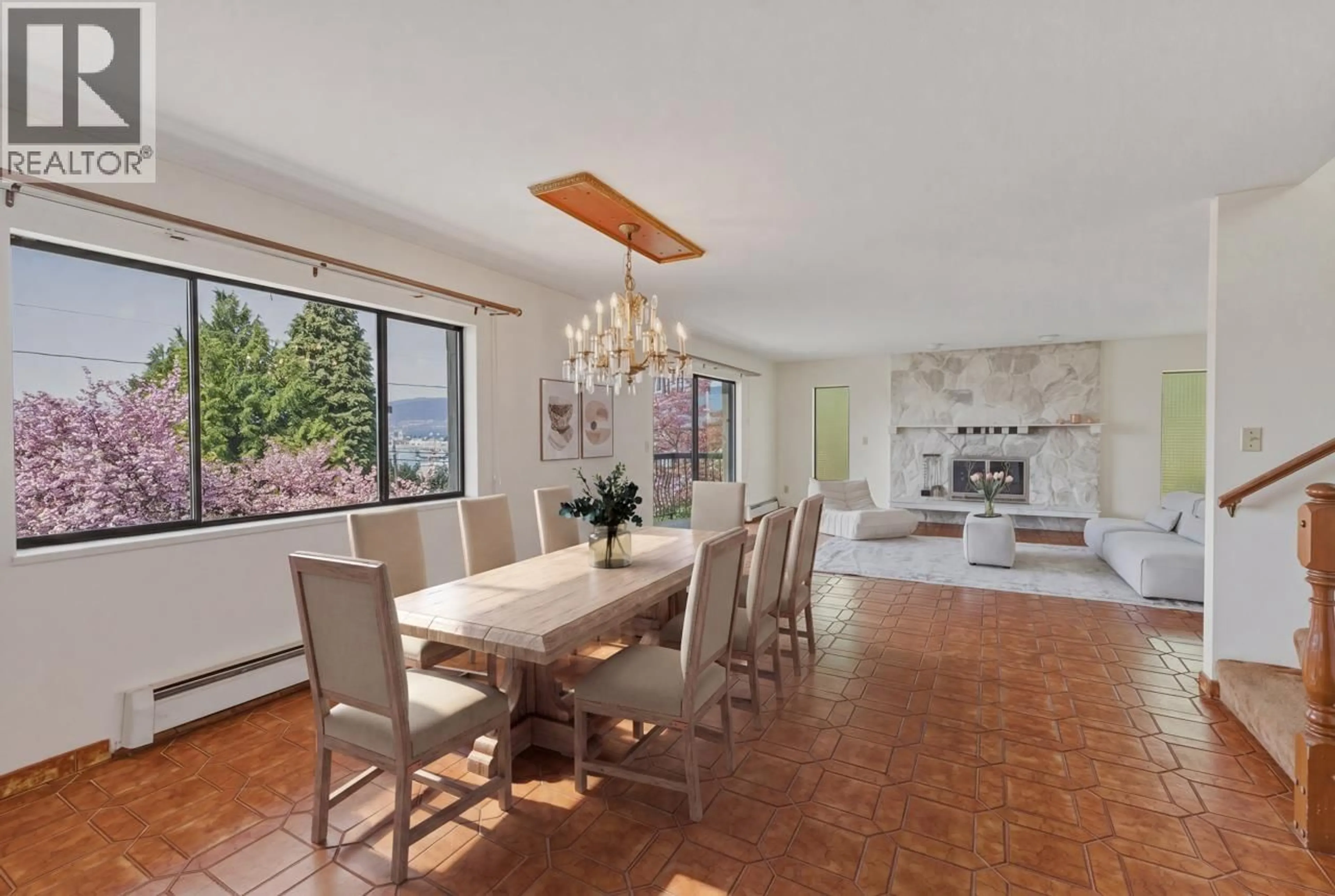 Dining room, ceramic/tile floor for 370 KOOTENAY STREET, Vancouver British Columbia V5K3R5