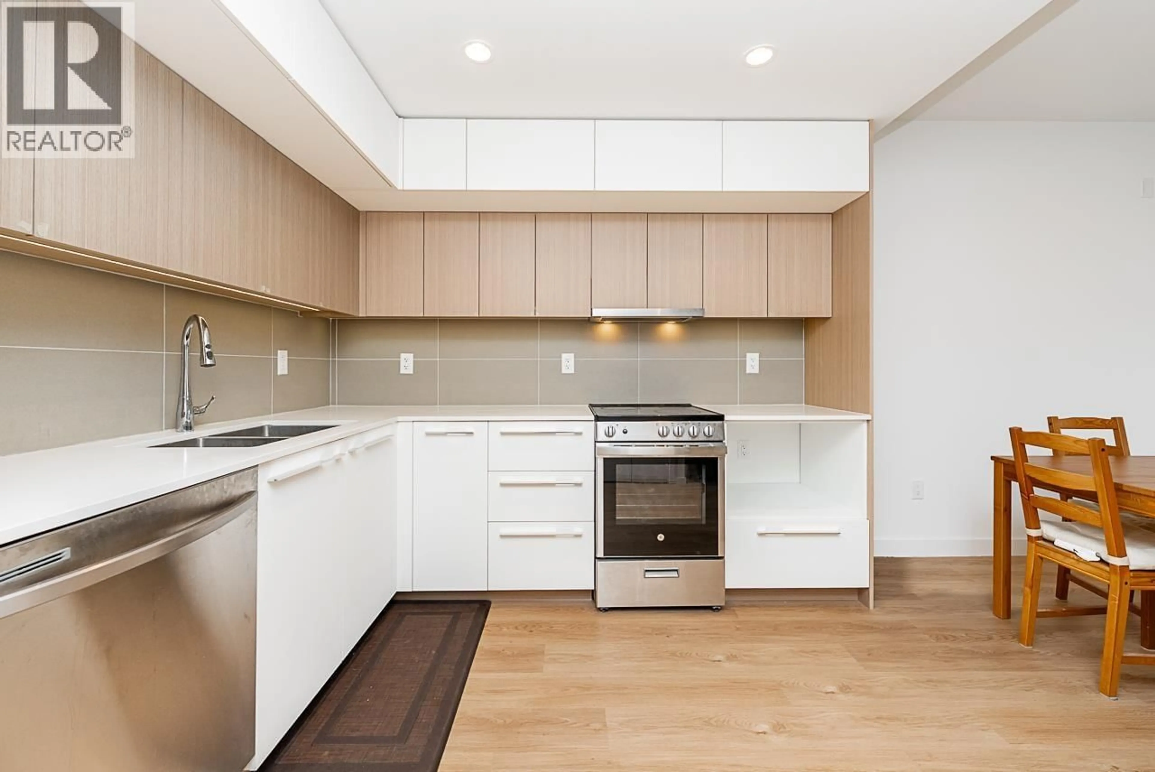 Unknown for 512 - 9888 UNIVERSITY CRESCENT, Burnaby British Columbia V5A0G4