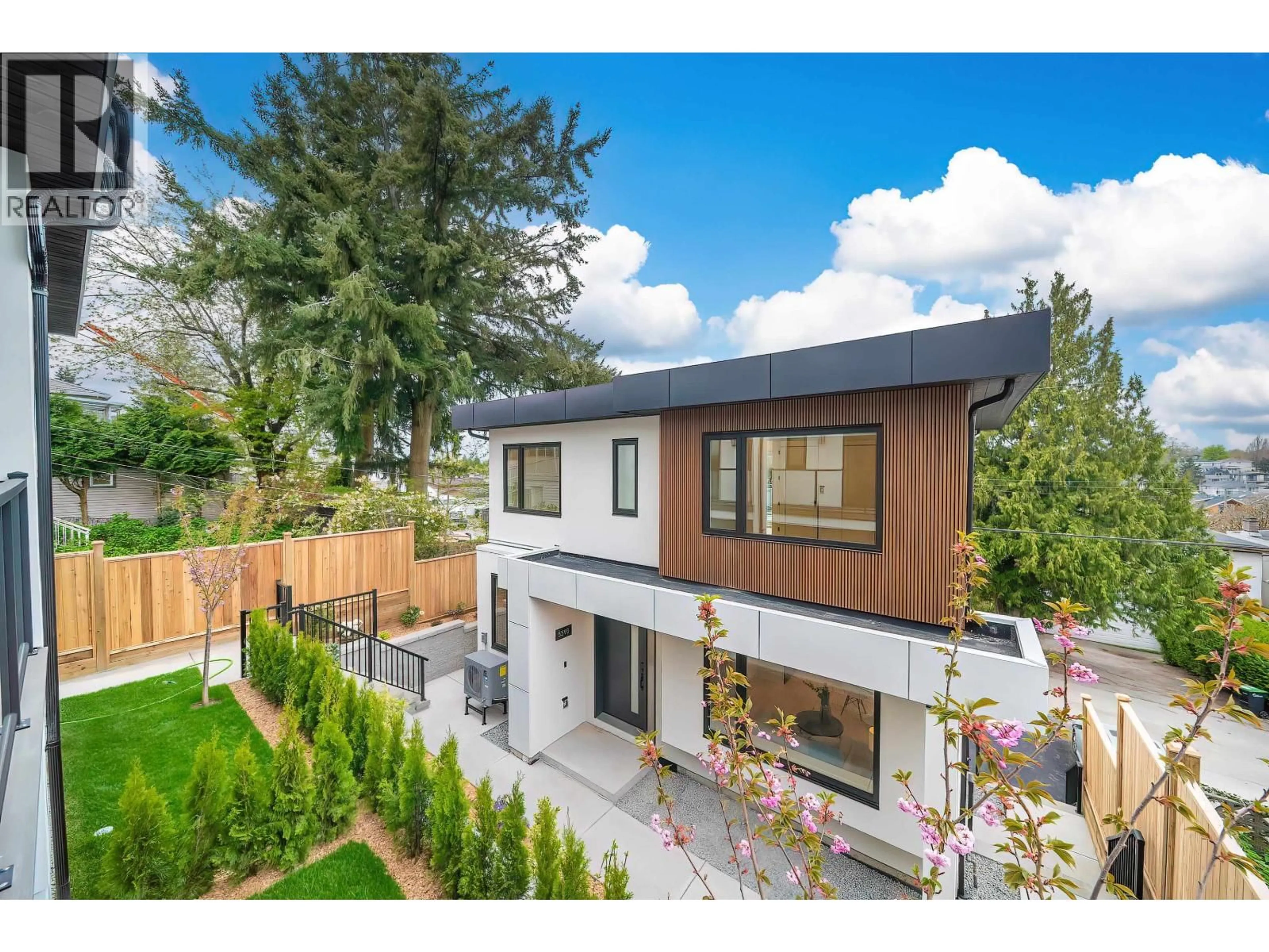 A pic from outside/outdoor area/front of a property/back of a property/a pic from drone, mountain view for 5593 FLEMING STREET, Vancouver British Columbia V5P3G1