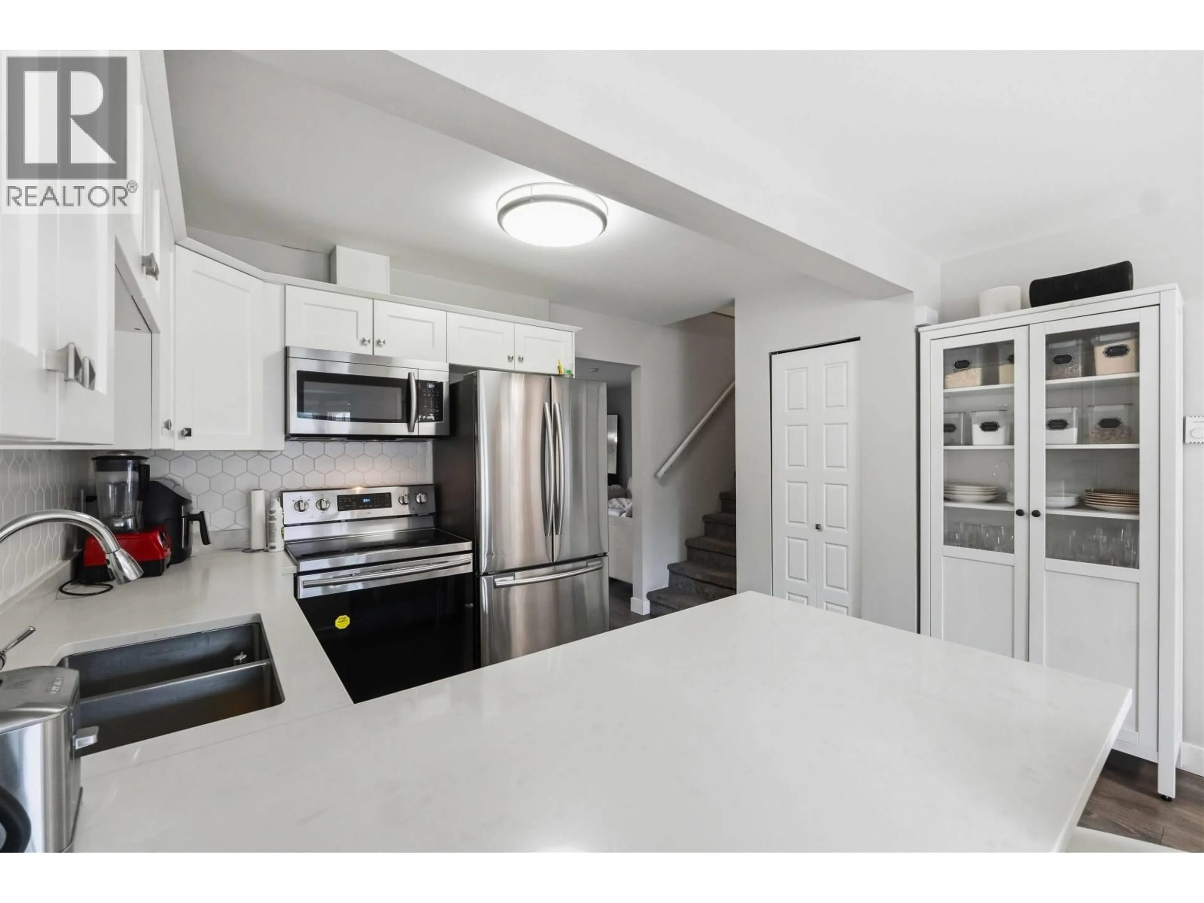 Open concept kitchen, ceramic/tile floor for 22 - 11757 207 STREET, Maple Ridge British Columbia V2X1X4