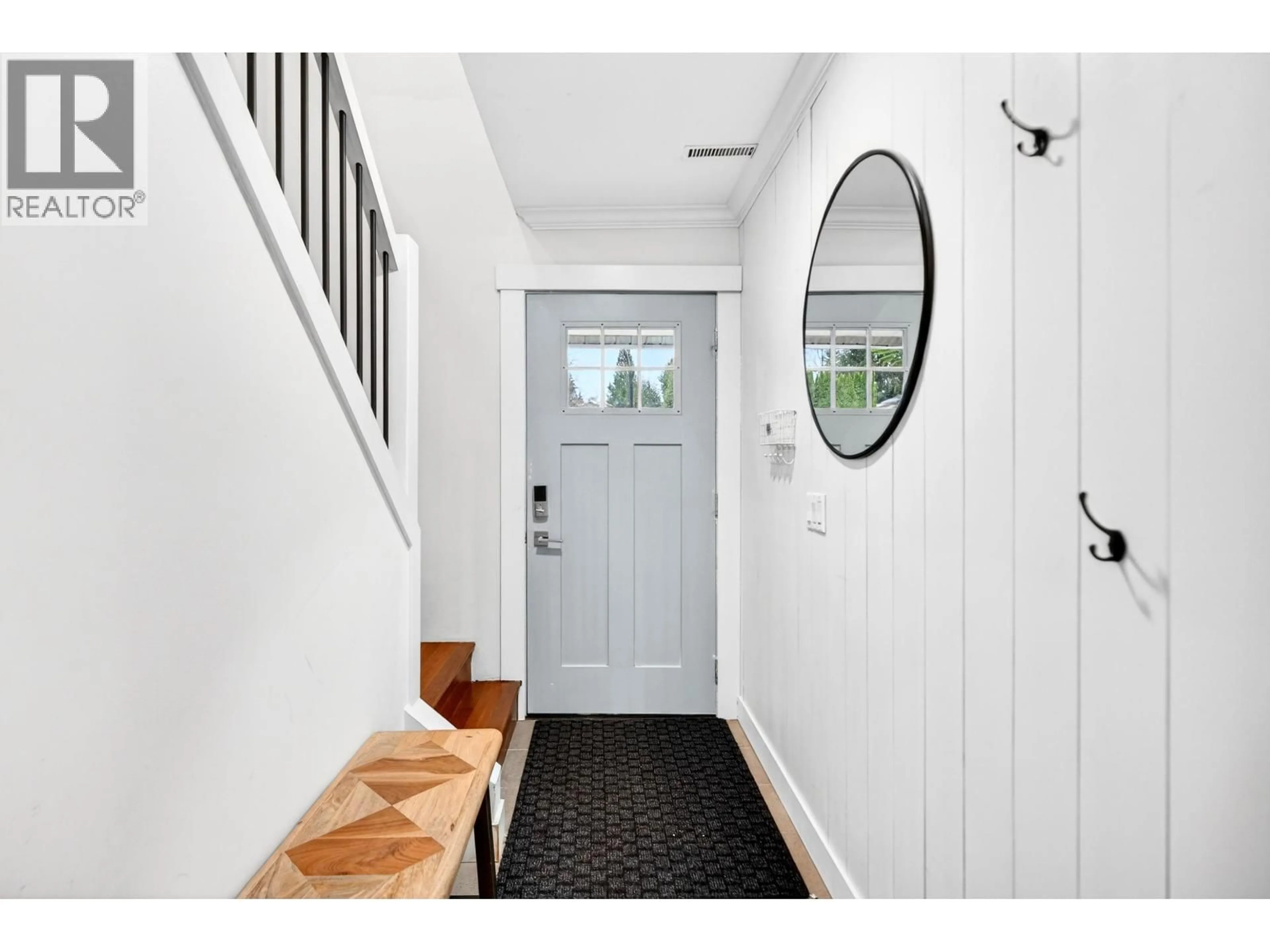 Indoor entryway for 22707 BALABANIAN CIRCLE, Maple Ridge British Columbia V2X9N4