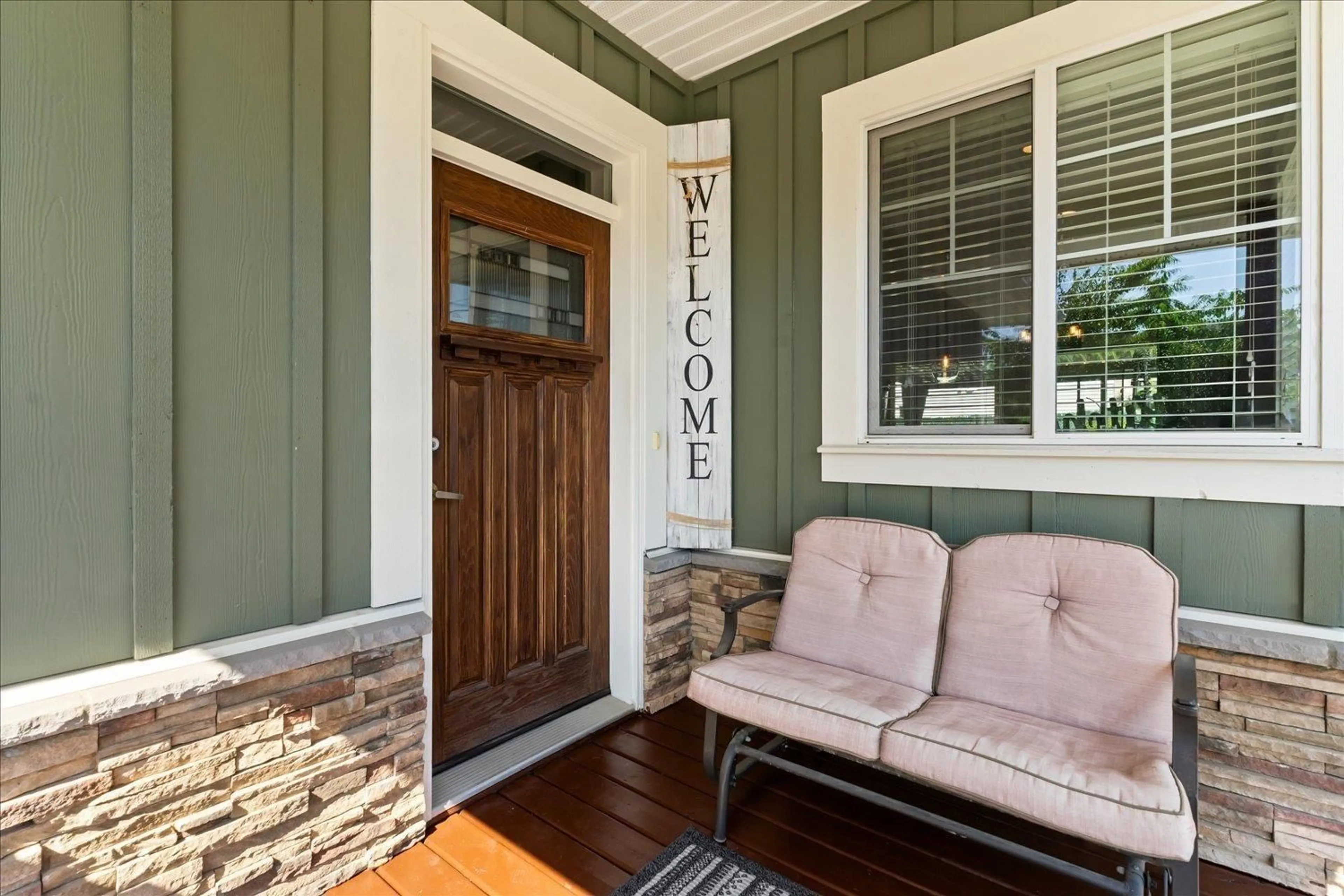 Indoor entryway for 51022 SOPHIE CRESCENT, Chilliwack British Columbia V4Z0C1