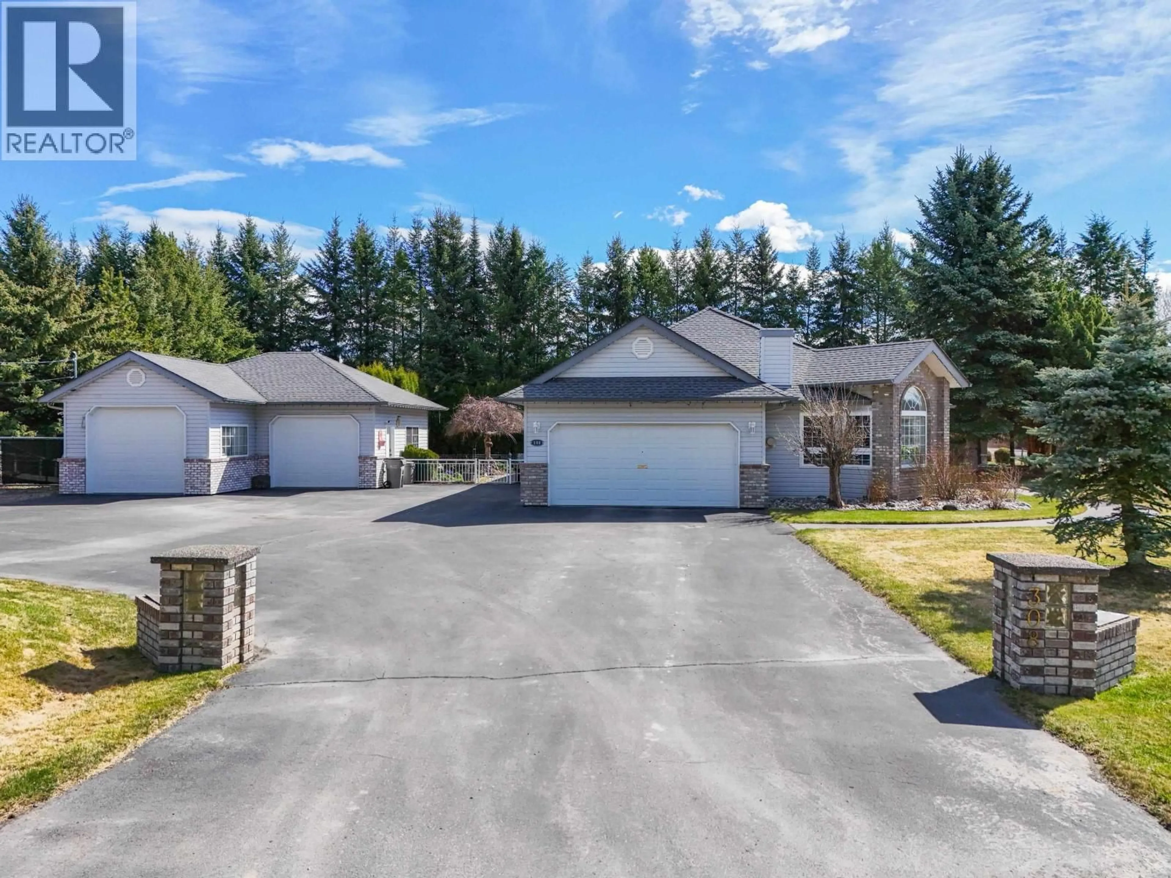 A pic from outside/outdoor area/front of a property/back of a property/a pic from drone, street for 308 WESTLAND ROAD, Quesnel British Columbia V2J6A7
