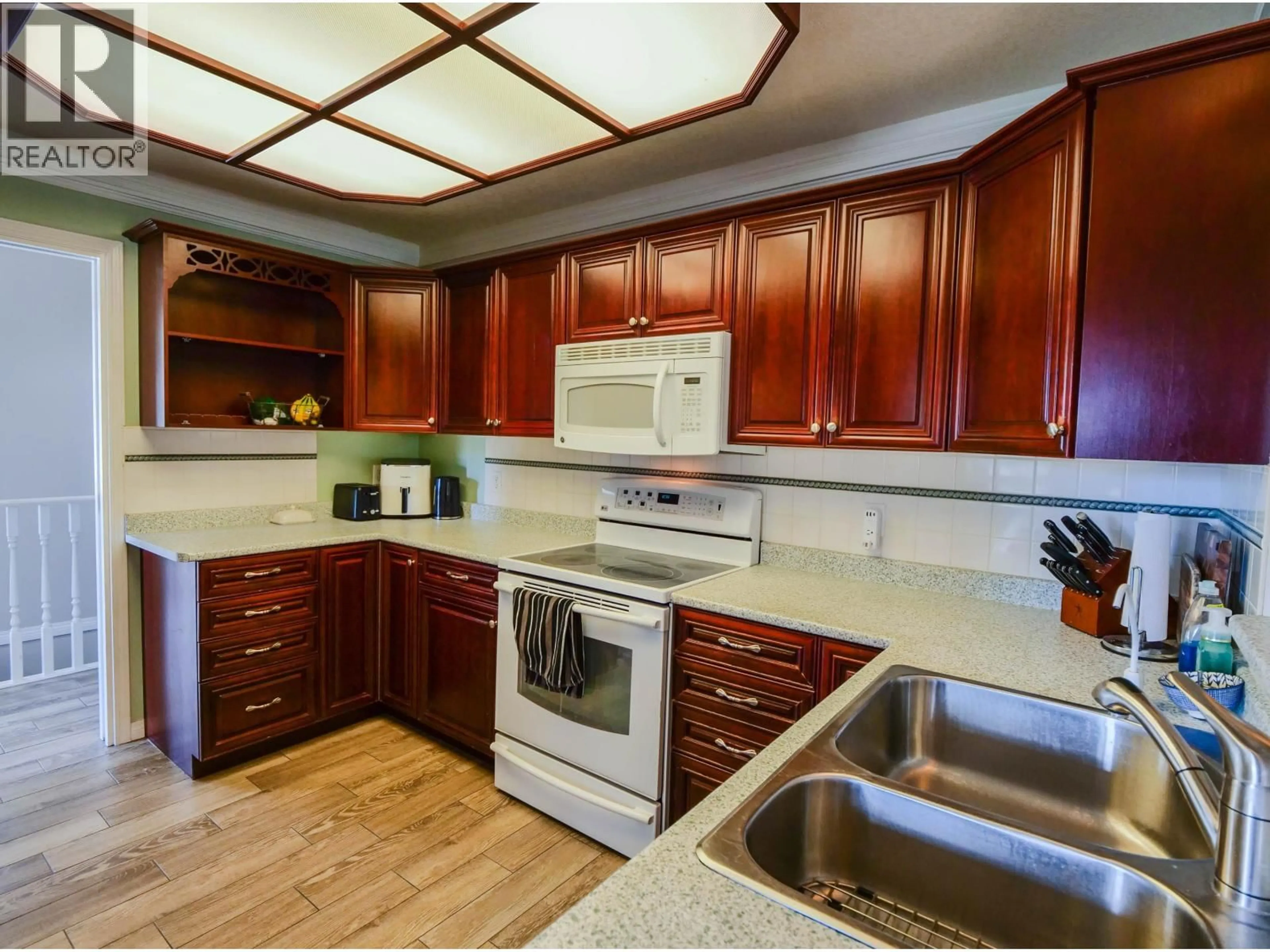 Standard kitchen, unknown for 308 WESTLAND ROAD, Quesnel British Columbia V2J6A7