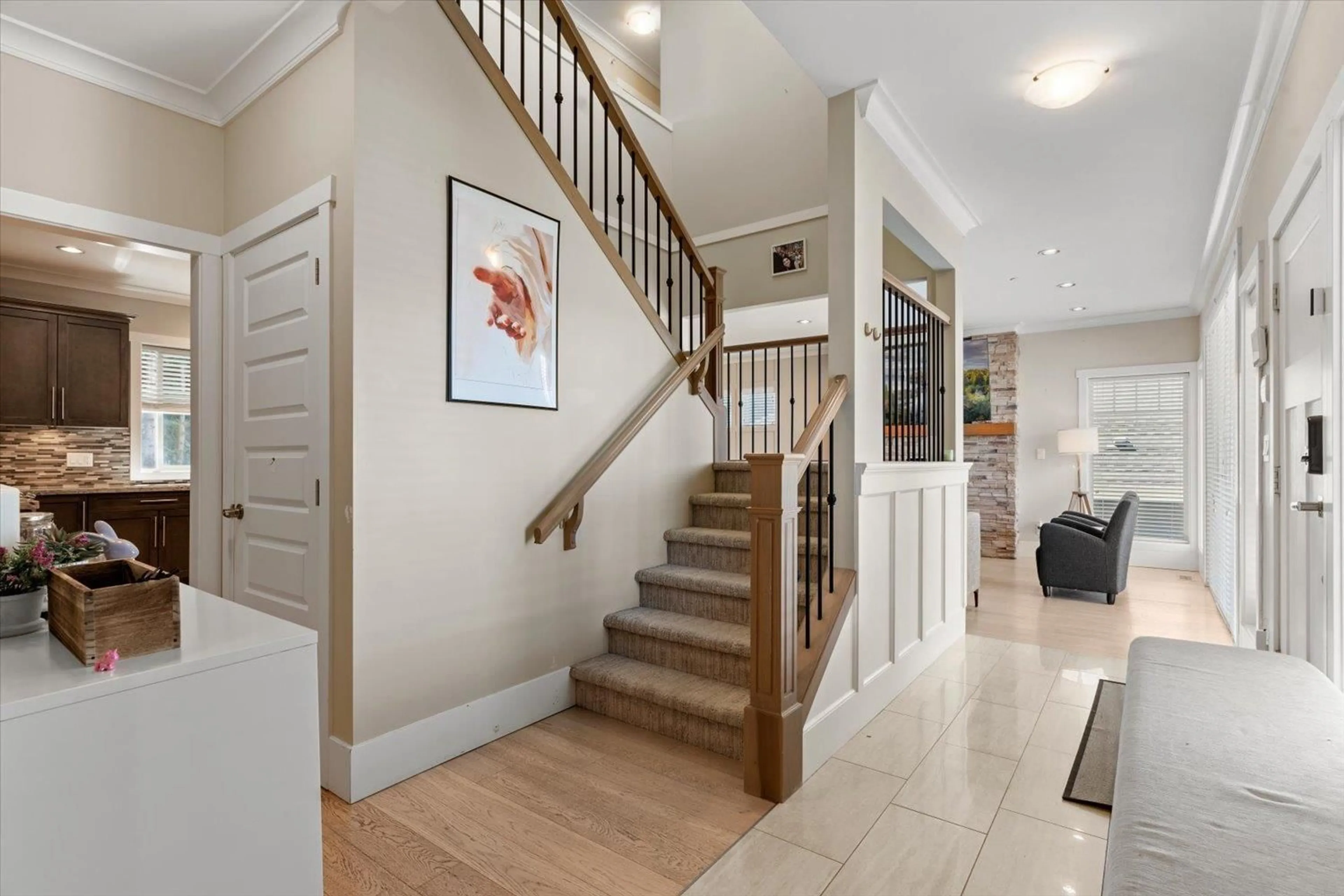 Indoor entryway for 50460 KINGSTON DRIVE, Chilliwack British Columbia V4Z0C2