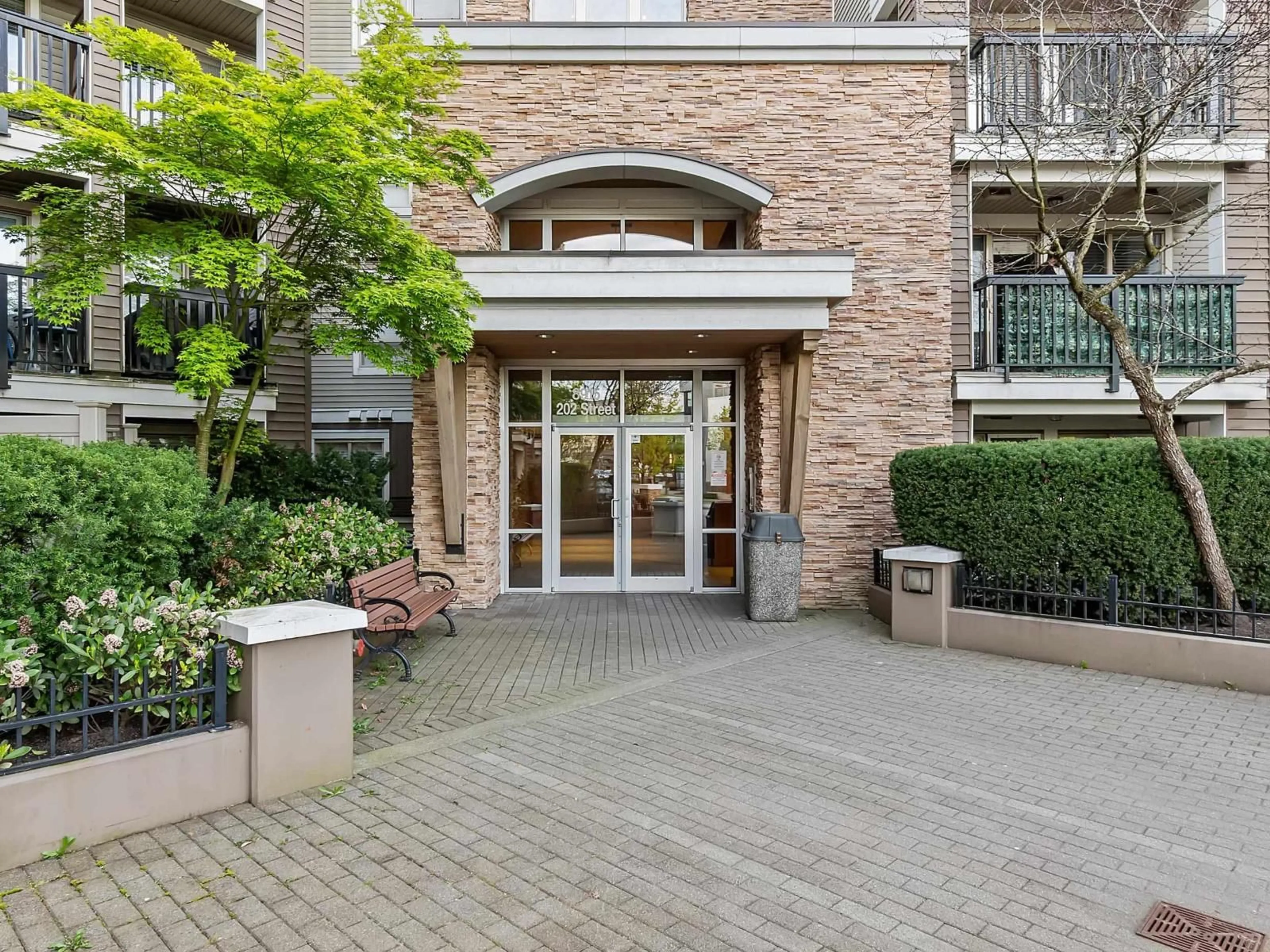 Indoor foyer for 322 - 8915 202 STREET, Langley British Columbia V1M0B5