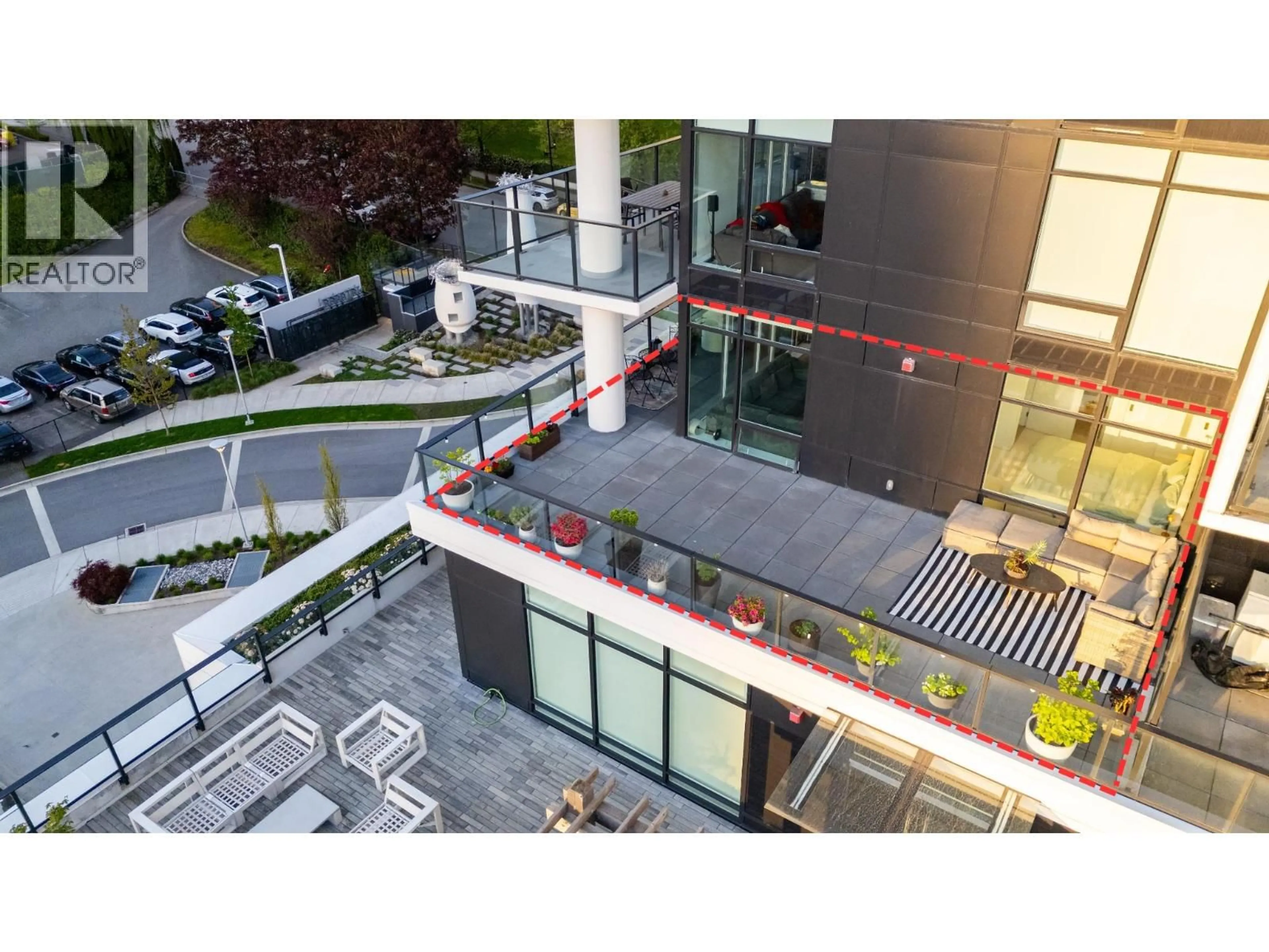 A pic from outside/outdoor area/front of a property/back of a property/a pic from drone, city buildings view from balcony for 504 - 2181 MADISON AVENUE, Burnaby British Columbia V5C0N4