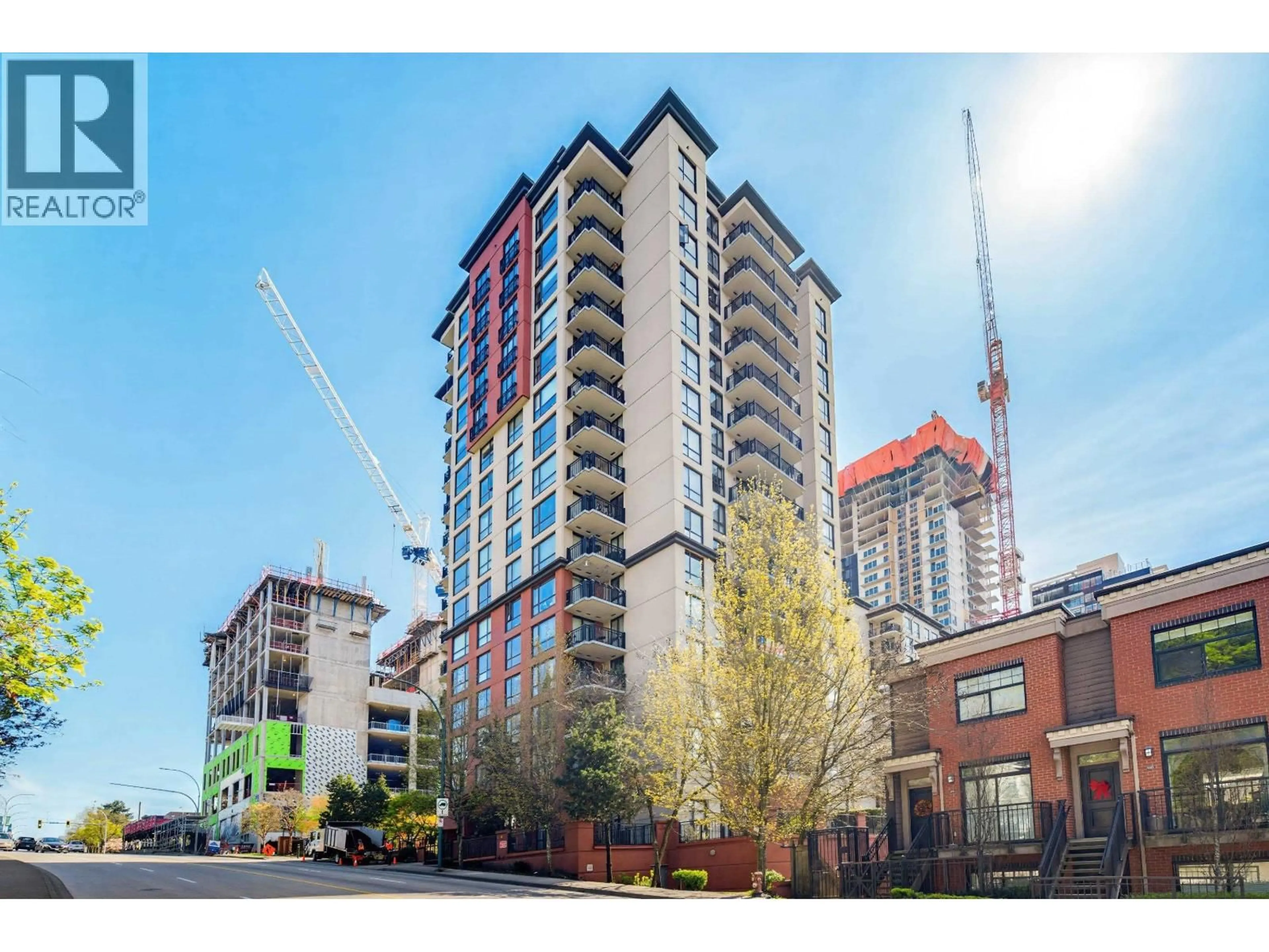 A pic from outside/outdoor area/front of a property/back of a property/a pic from drone, unknown for 1103 - 814 ROYAL AVENUE, New Westminster British Columbia V3M1J9