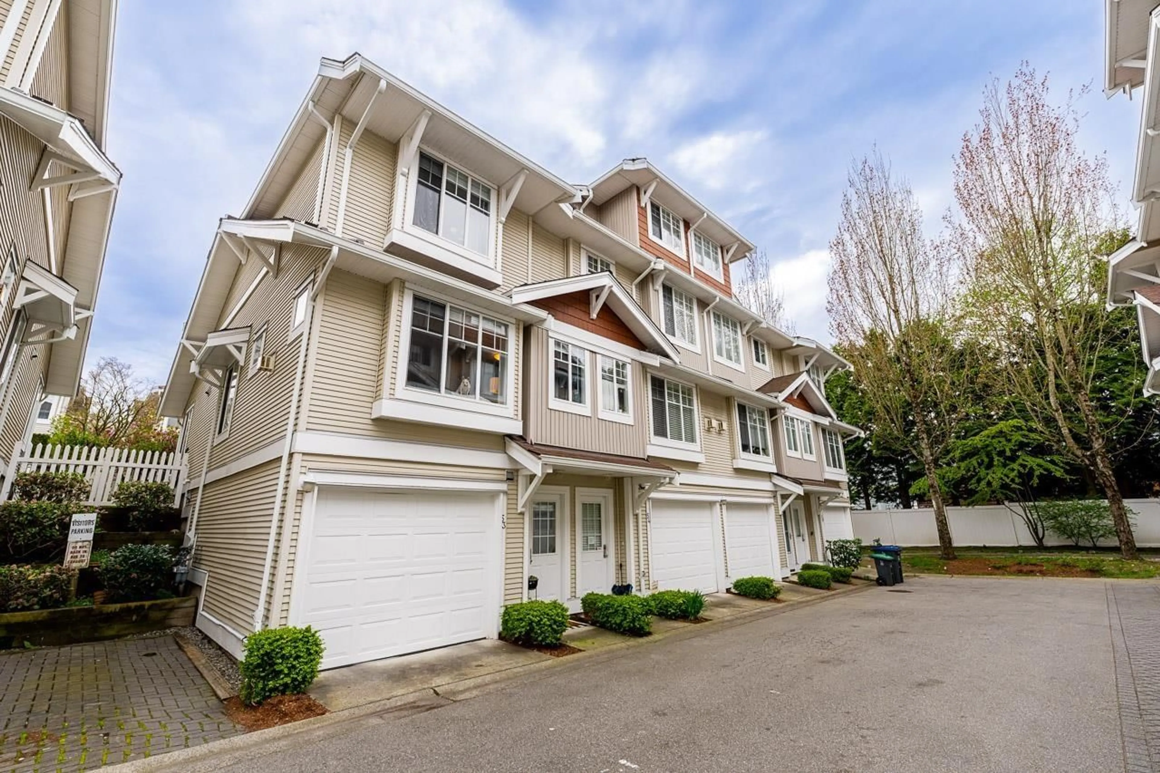 Home with vinyl exterior material, street for 53 - 12110 75A AVENUE, Surrey British Columbia V3W1M1