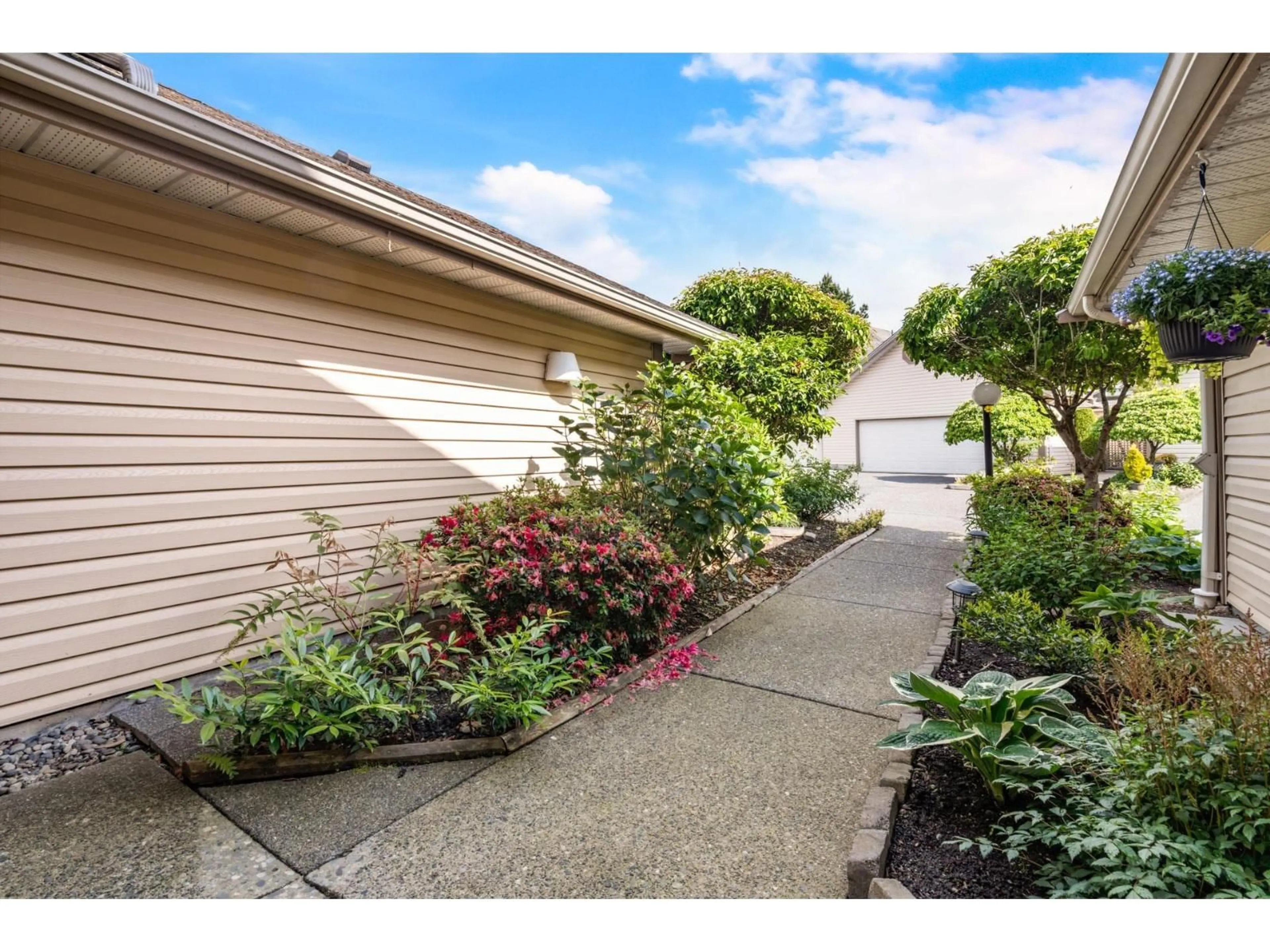 Unknown for 30 - 6140 192 STREET, Surrey British Columbia V3S7V7