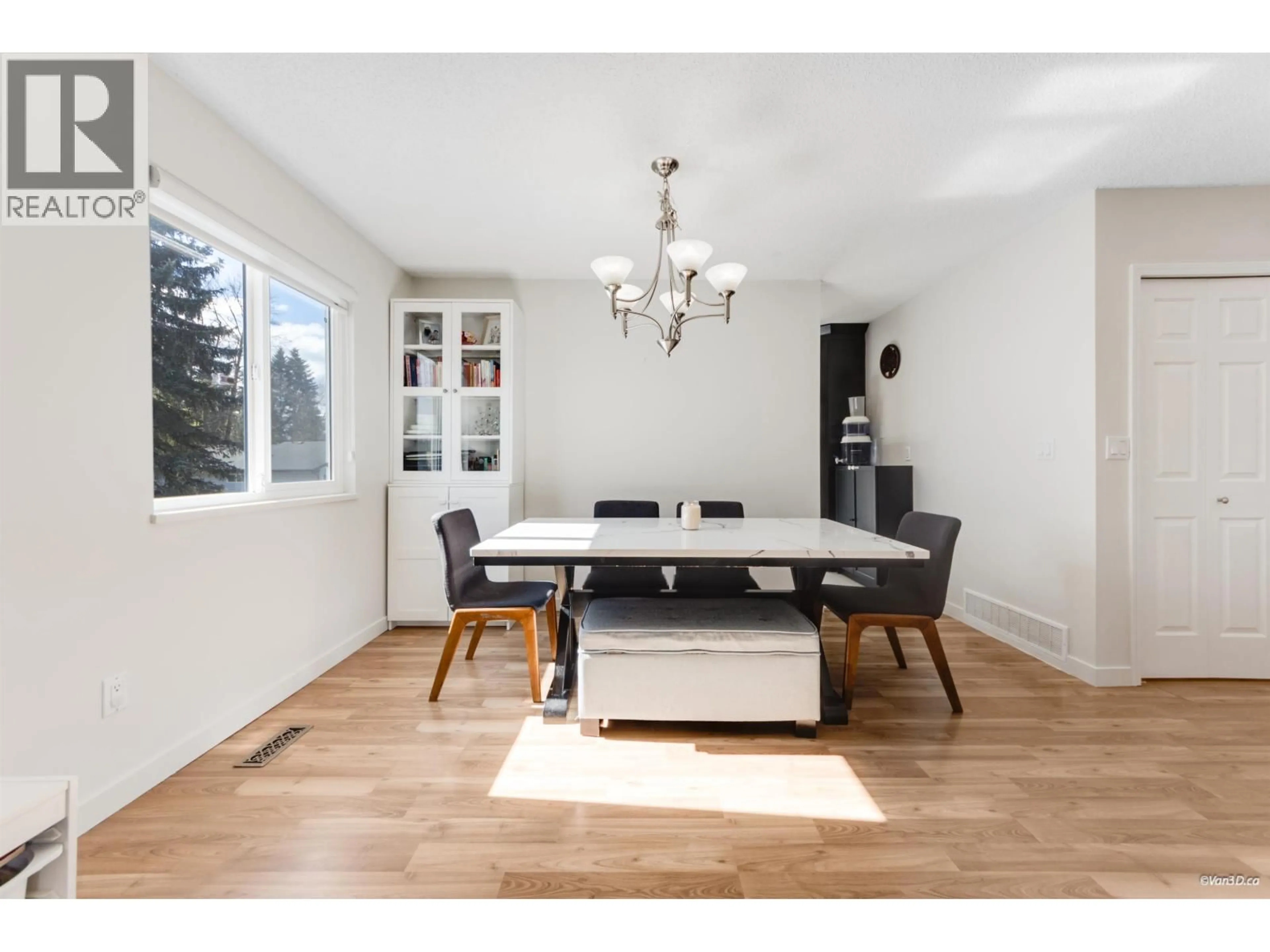 Dining room, wood/laminate floor for 2978 FLEMING AVENUE, Coquitlam British Columbia V3C4S3