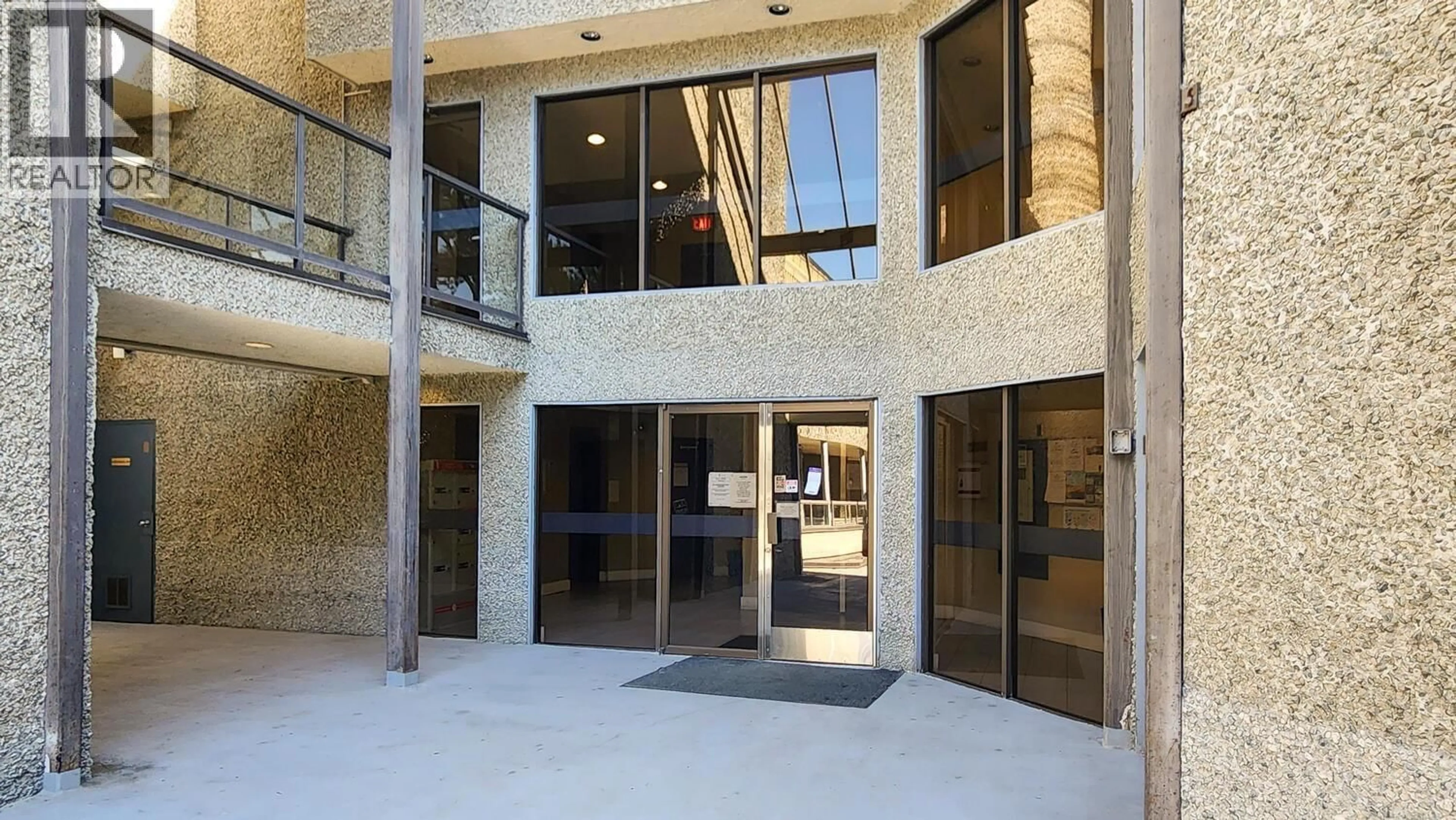 Indoor foyer for 127 - 8451 WESTMINSTER HIGHWAY, Richmond British Columbia V6X3E4