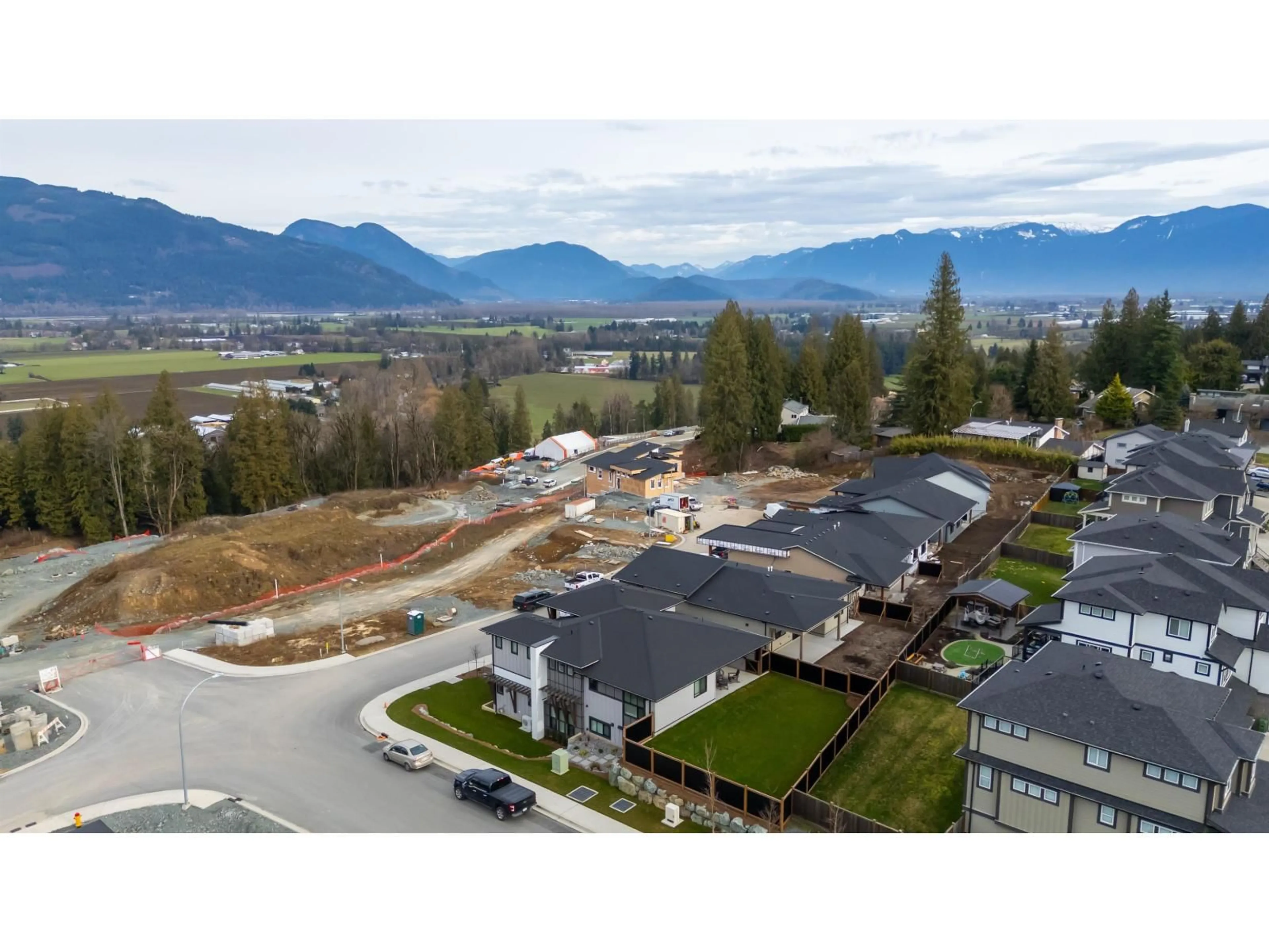 A pic from outside/outdoor area/front of a property/back of a property/a pic from drone, mountain view for 47293 VALERIE PLACE, Chilliwack British Columbia V2P0K4