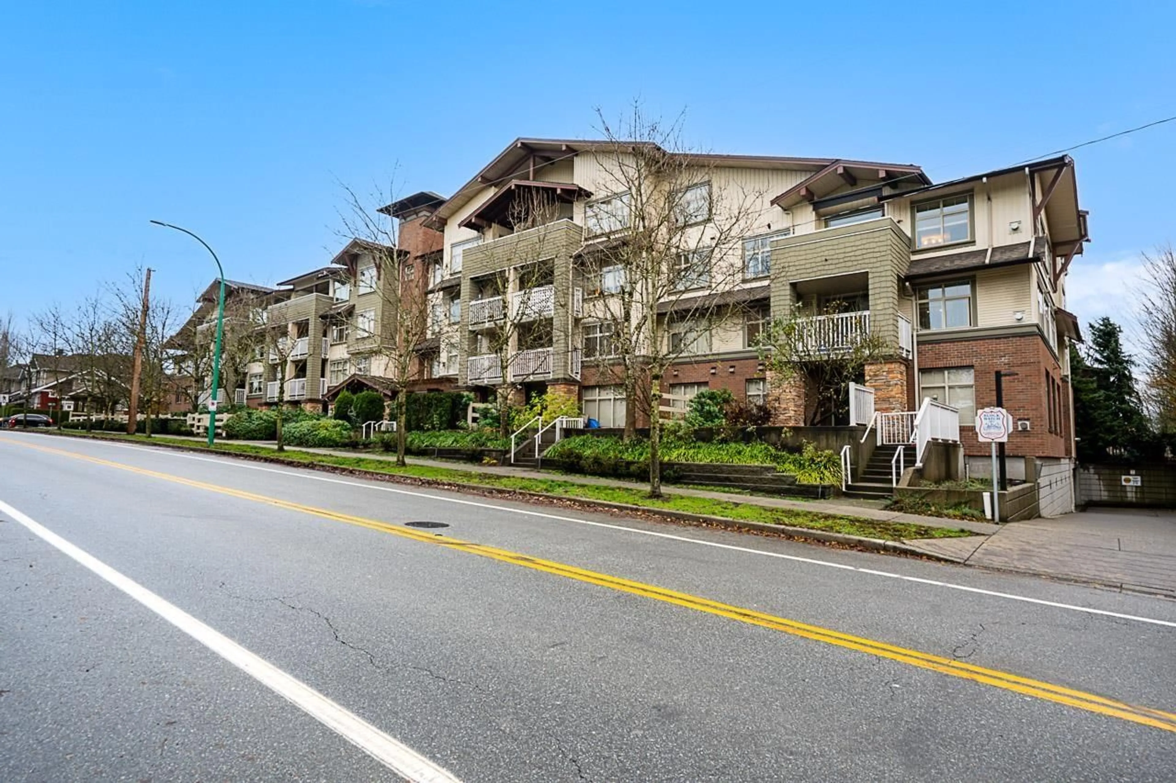Unknown for 107 - 6500 194 STREET, Surrey British Columbia V4N5X4
