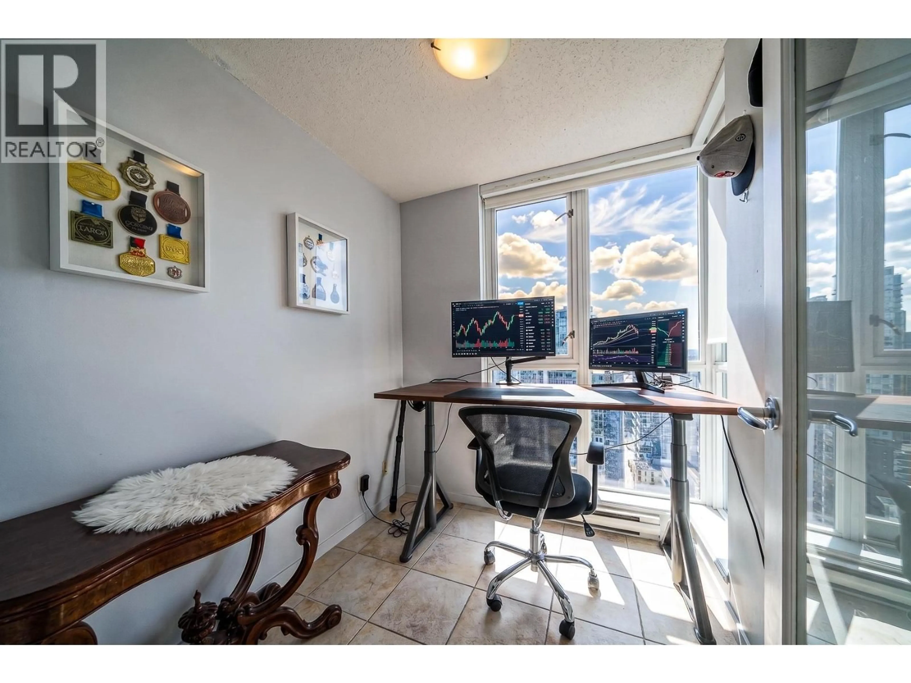 A pic of a room for 2908 - 1199 SEYMOUR STREET, Vancouver British Columbia V6B1K3