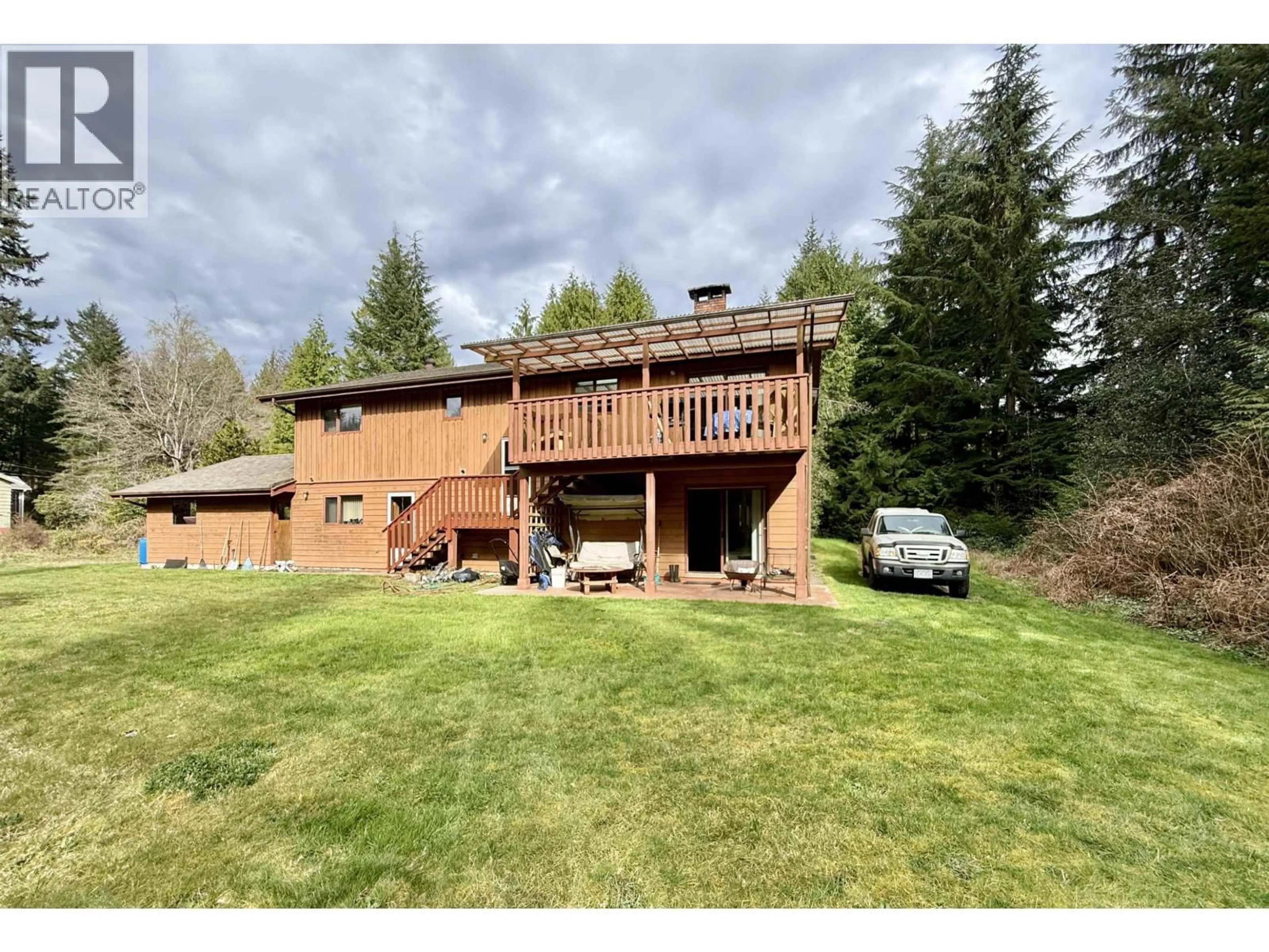 A pic from outside/outdoor area/front of a property/back of a property/a pic from drone, unknown for 299 KING ROAD, Gibsons British Columbia V0N1V5