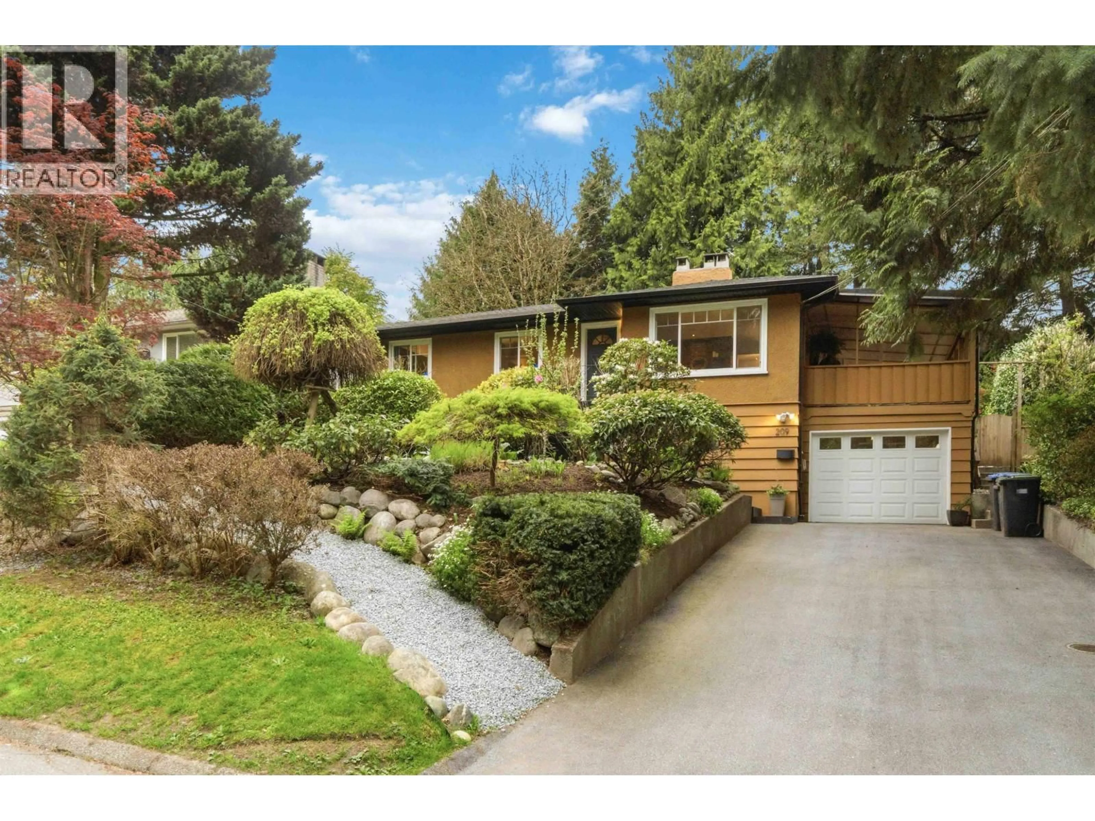 Home with vinyl exterior material, street for 209 CLEARVIEW DRIVE, Port Moody British Columbia V3H2S7