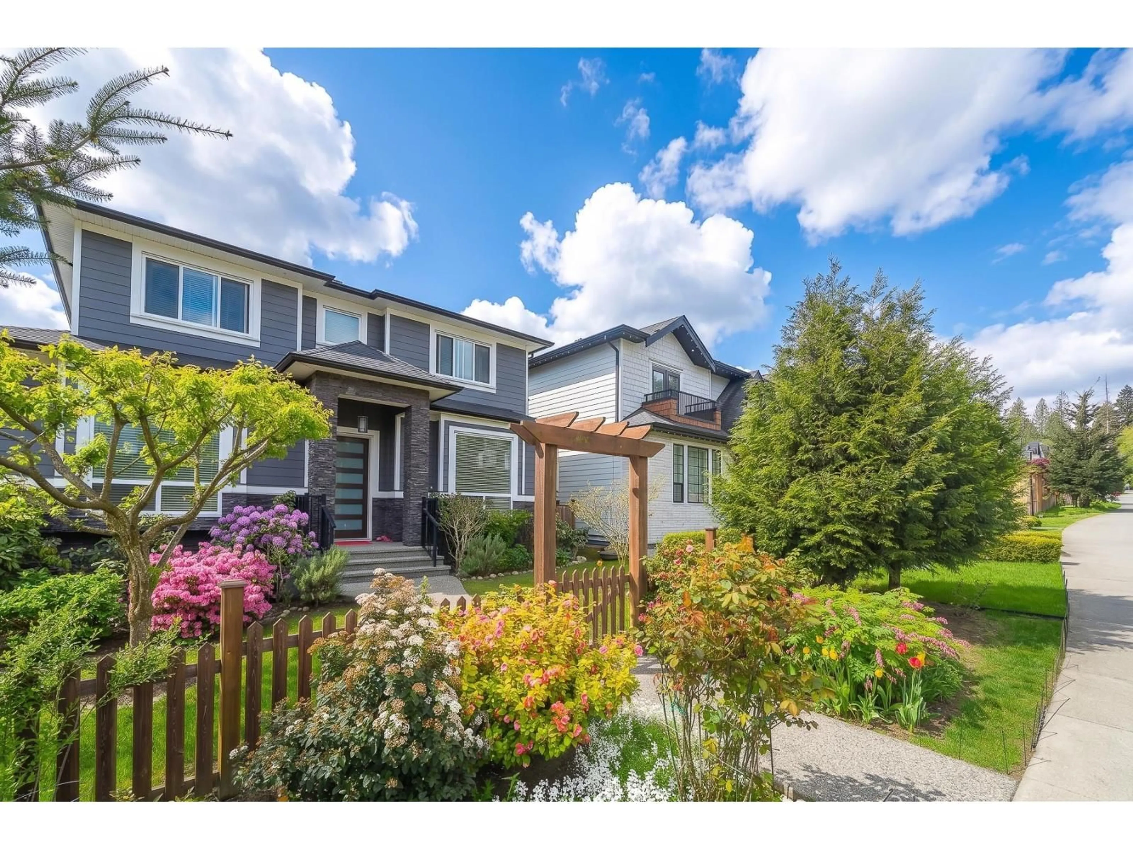 A pic from outside/outdoor area/front of a property/back of a property/a pic from drone, street for 20576 70 AVENUE, Langley British Columbia V2Y0W4