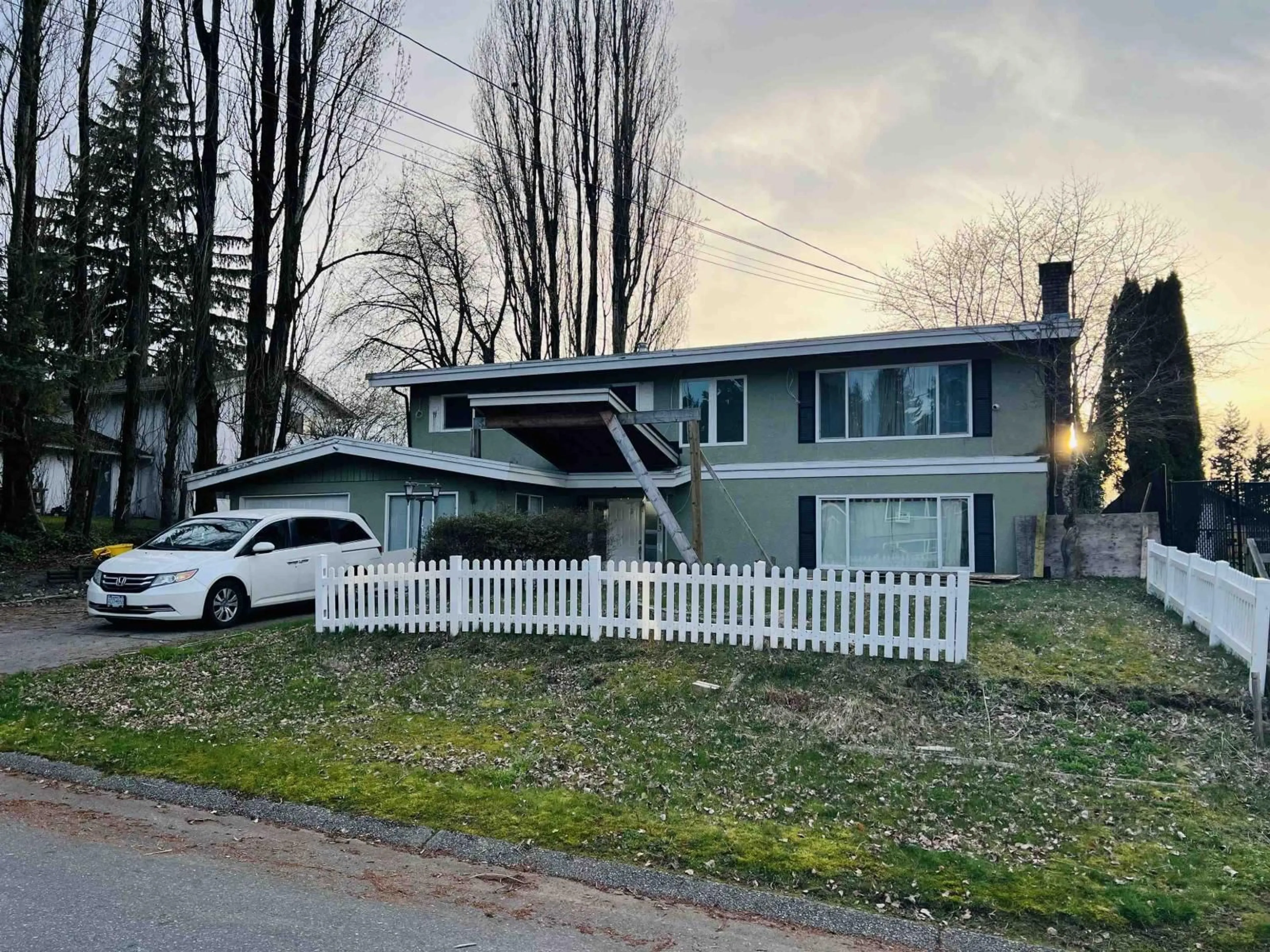 Home with vinyl exterior material, street for 2713 MOORLAND STREET, Abbotsford British Columbia V2T3V4