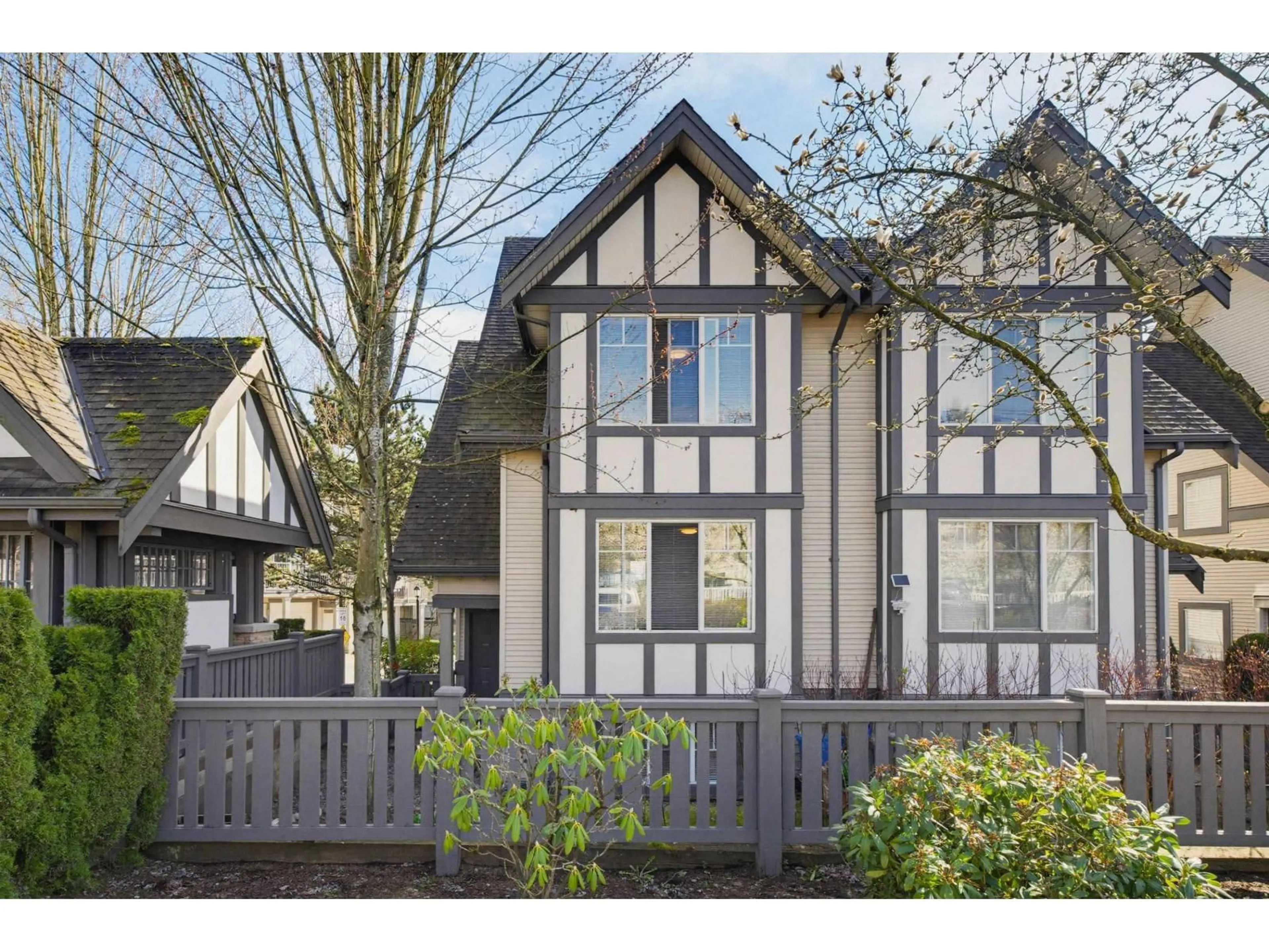 Home with vinyl exterior material, street for 1 - 20038 70 AVENUE, Langley British Columbia V2Y0B4