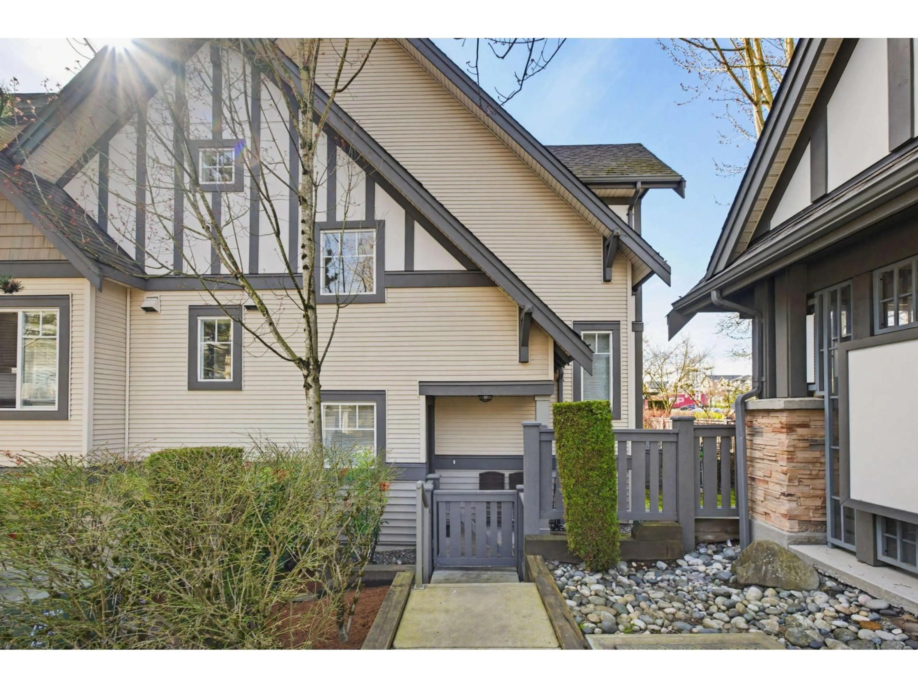 Unknown for 1 - 20038 70 AVENUE, Langley British Columbia V2Y0B4