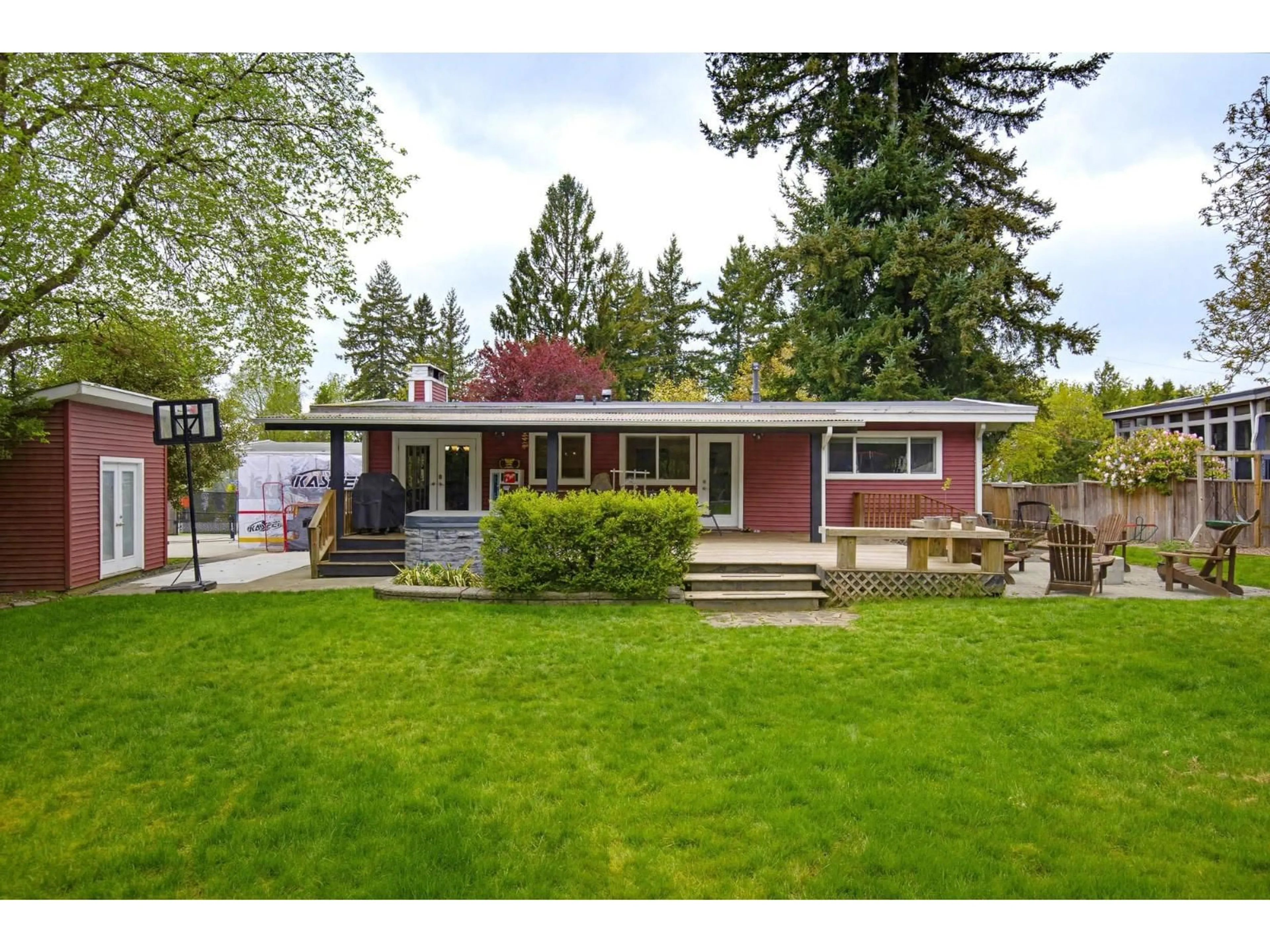 Home with vinyl exterior material, street for 2662 SHEFFIELD WAY, Abbotsford British Columbia V2S4B8