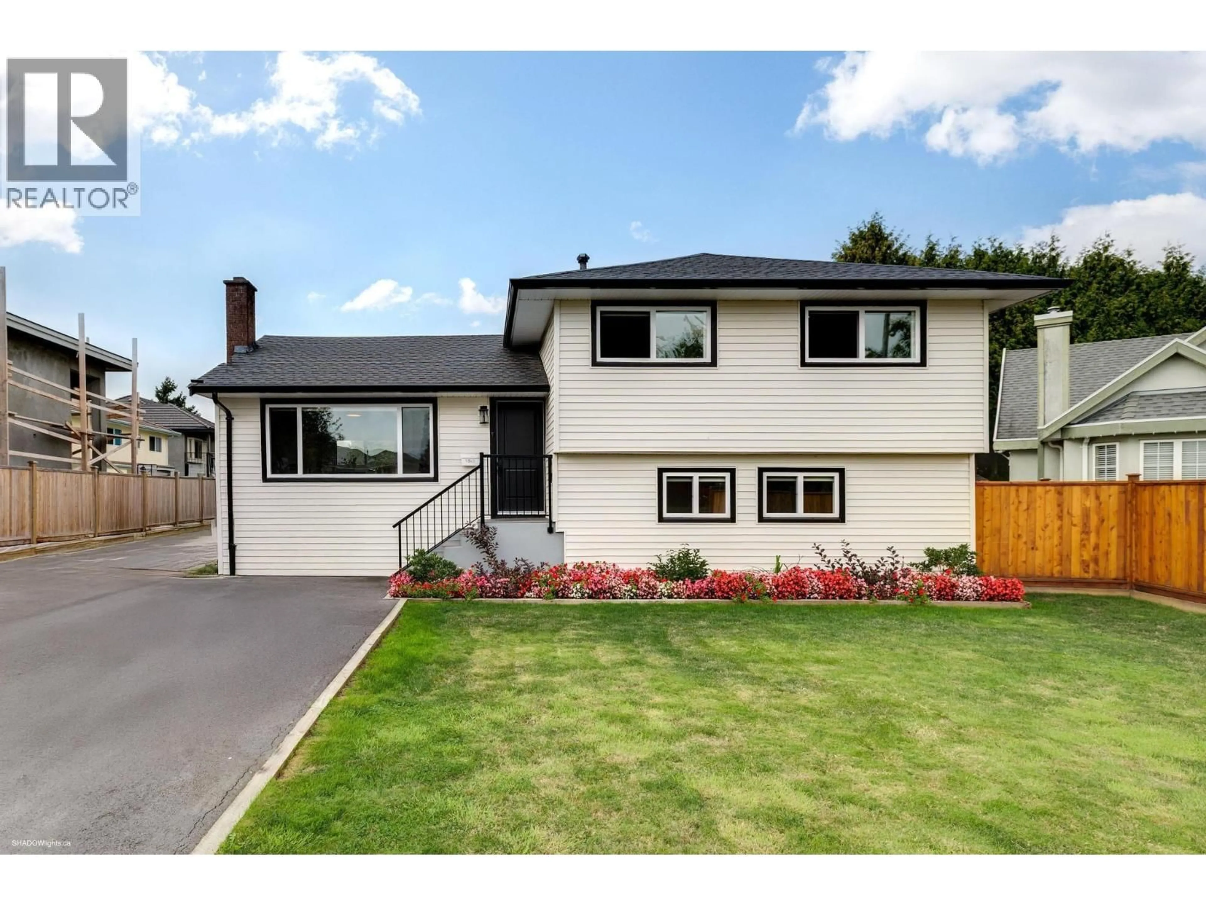 Home with vinyl exterior material, street for 9360 PINEWELL CRESCENT, Richmond British Columbia V7A2C6