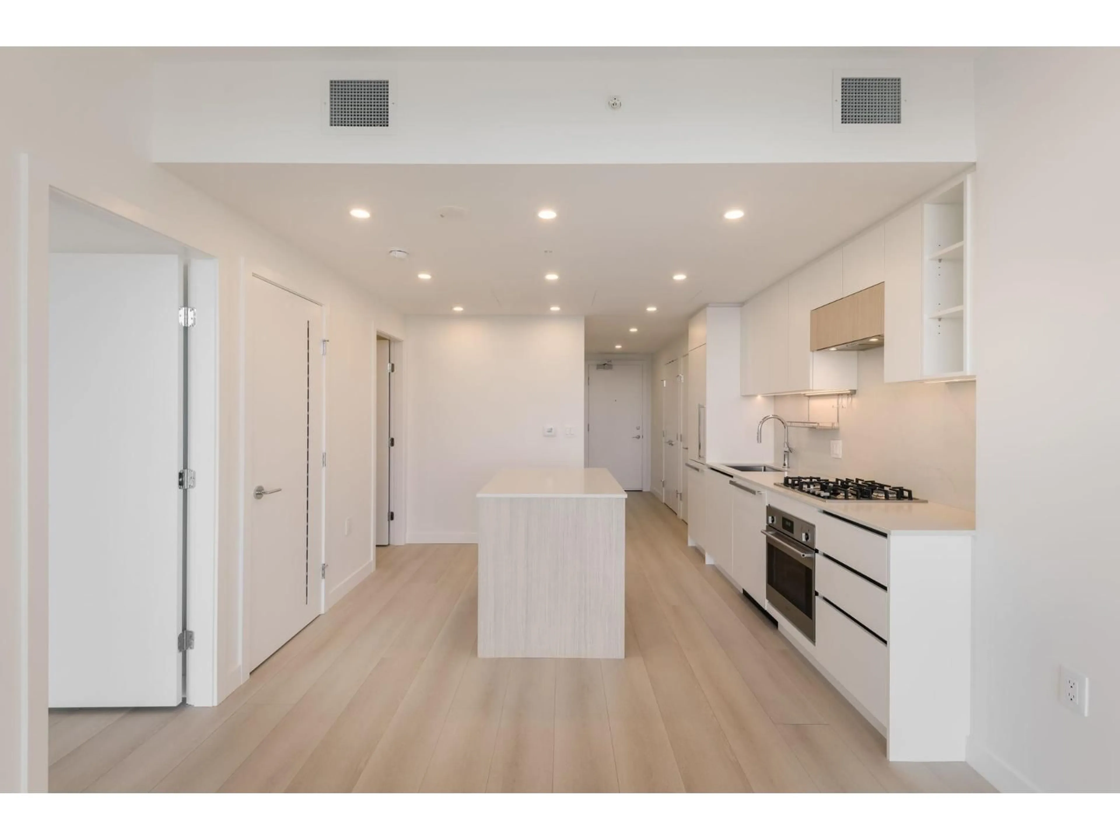 Open concept kitchen, unknown for 502 - 13573 98A AVENUE, Surrey British Columbia V3T0X1